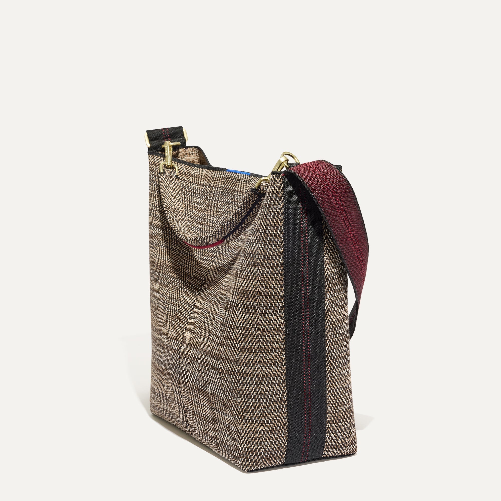 039_BucketBag_CacaoHerringbone_45_Degree_5980.jpg