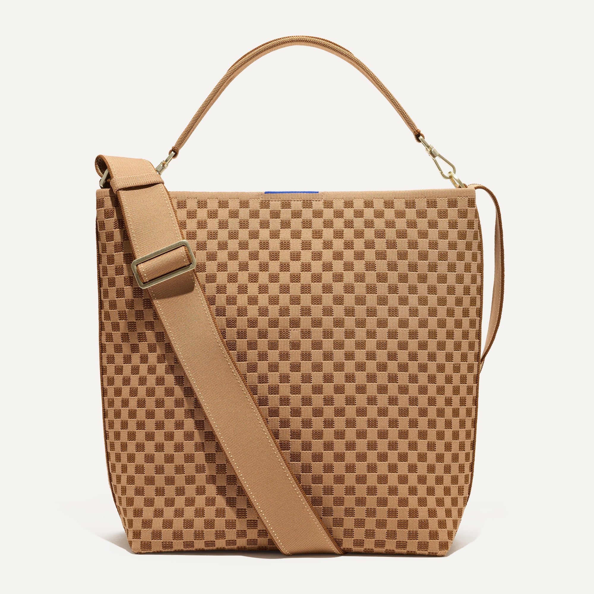 039_BucketBag_Hazelnut_Front_0326.jpg