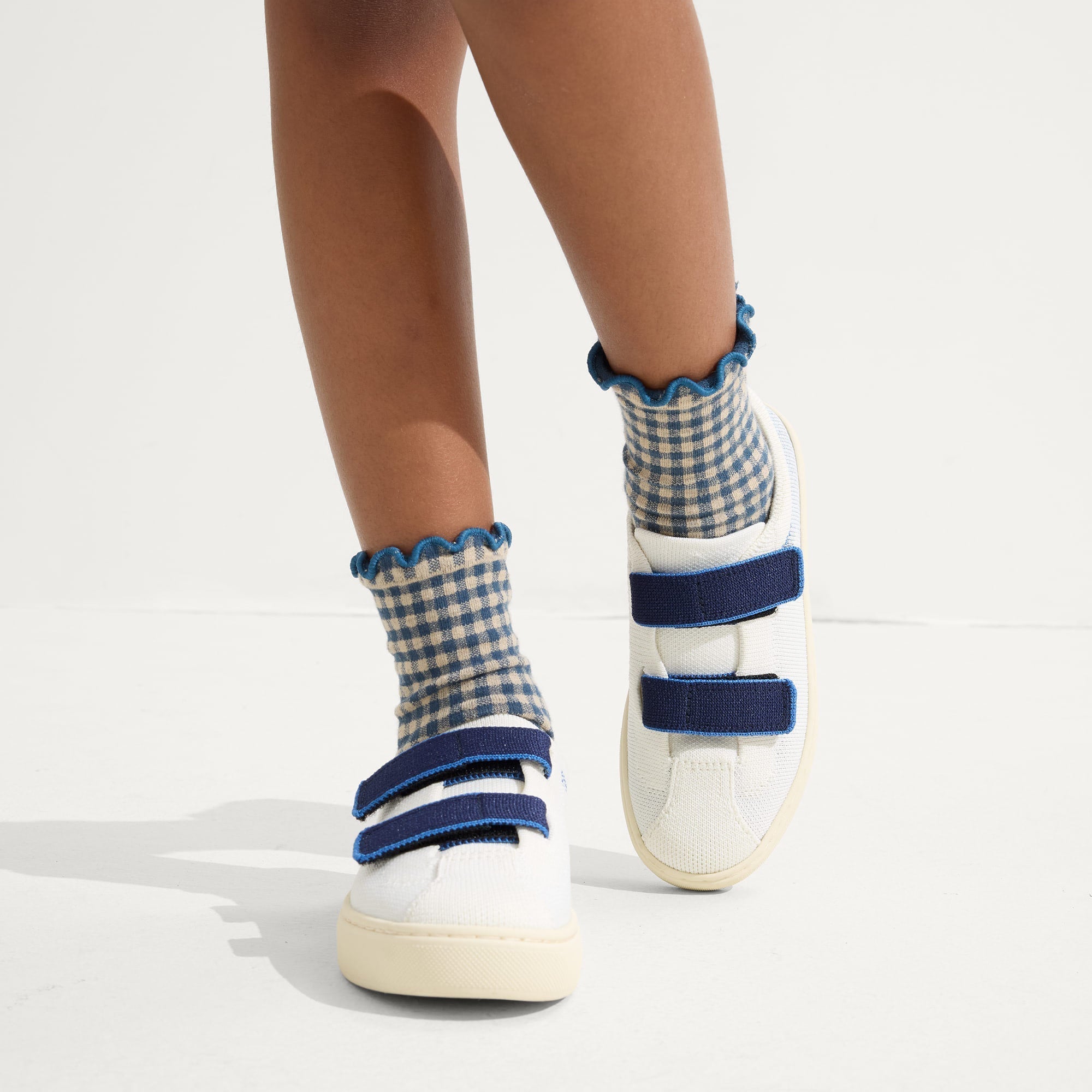 068_KidsStrapSneaker_BlueRaspberry_OnFigure_1438.jpg