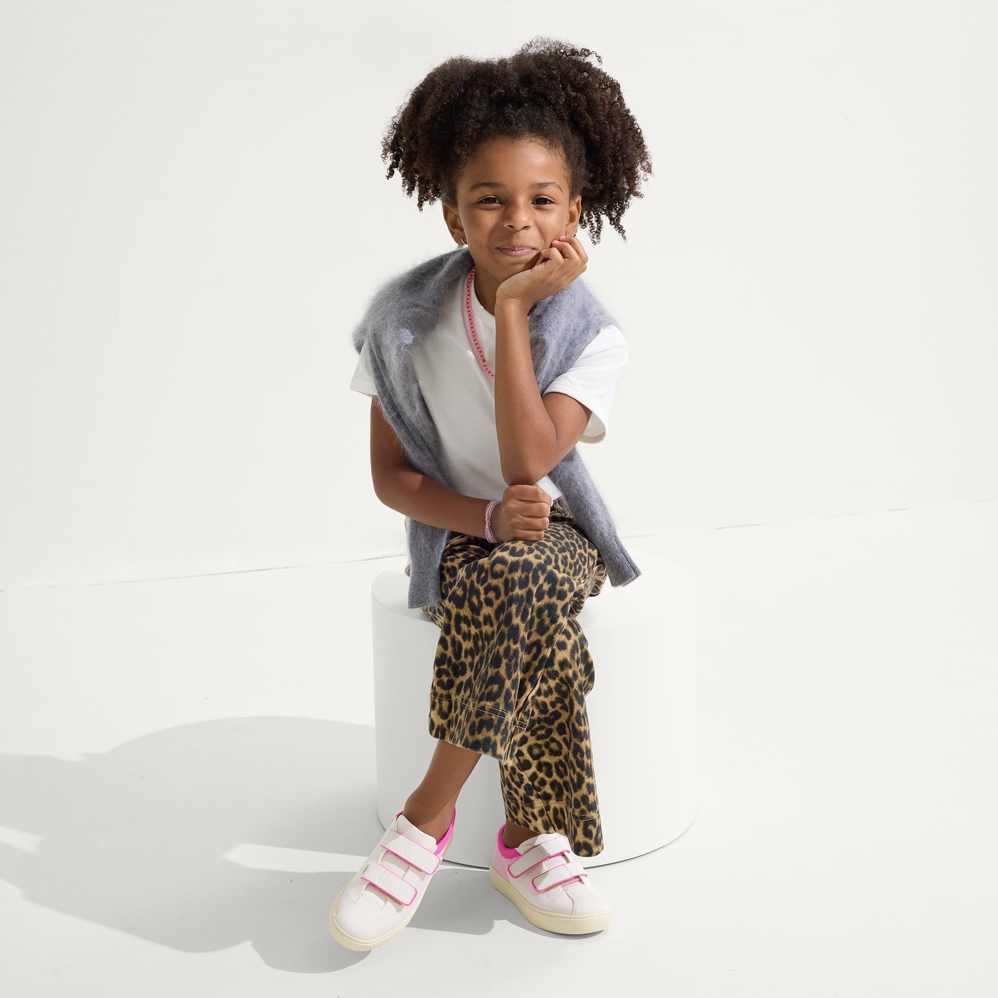 068_KidsStrapSneaker_PinkTaffy_OnFigure_0361.jpg