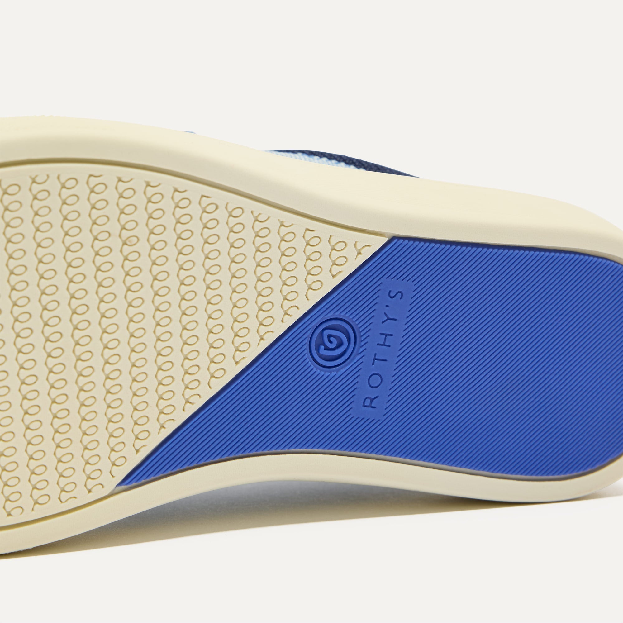 068_Kids_Strap_Sneaker_Style_Berry_Blue_Sole_4332.jpg