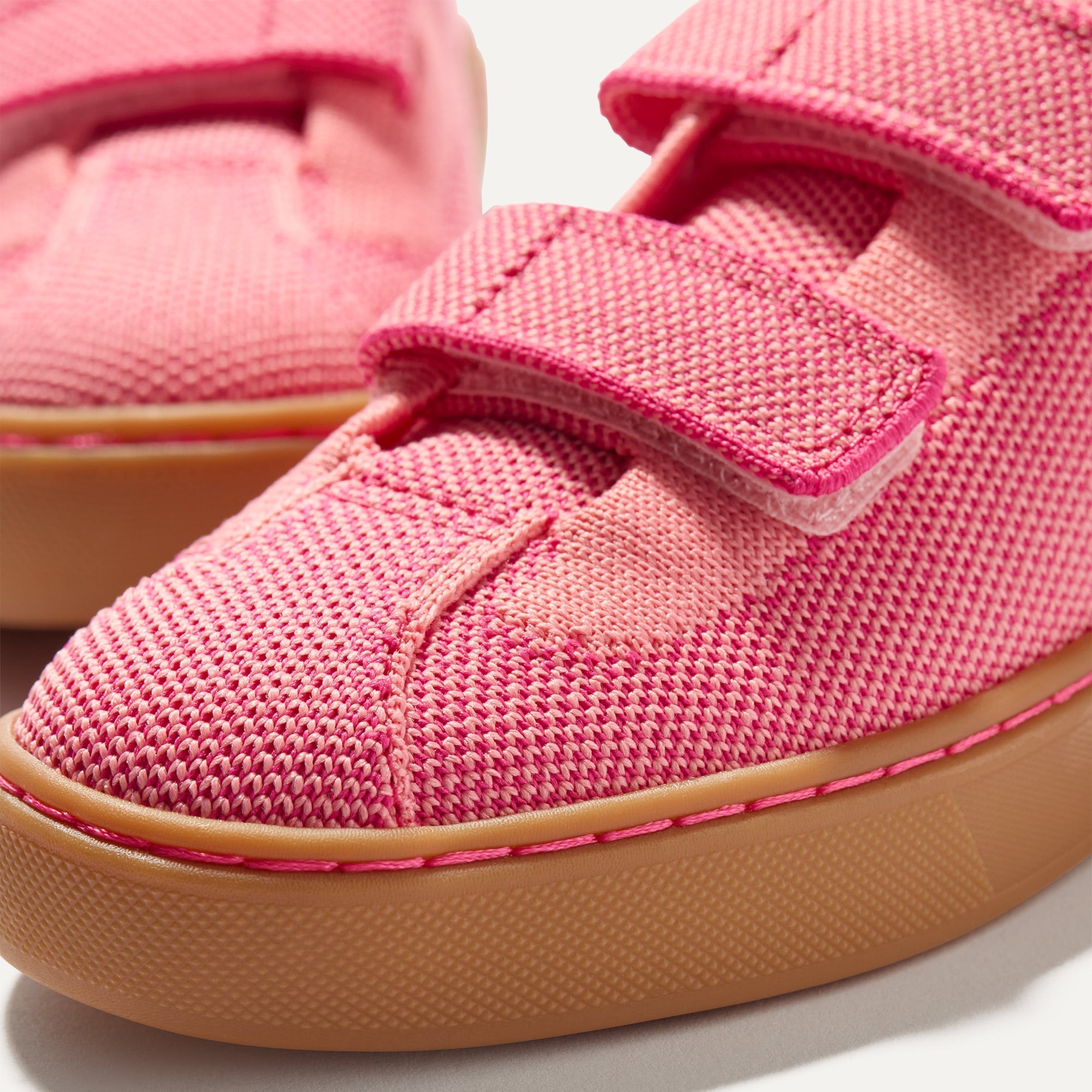 068_Kids_Strap_Sneaker_Style_Watermelon_Toe_detail_Macro_6677.jpg