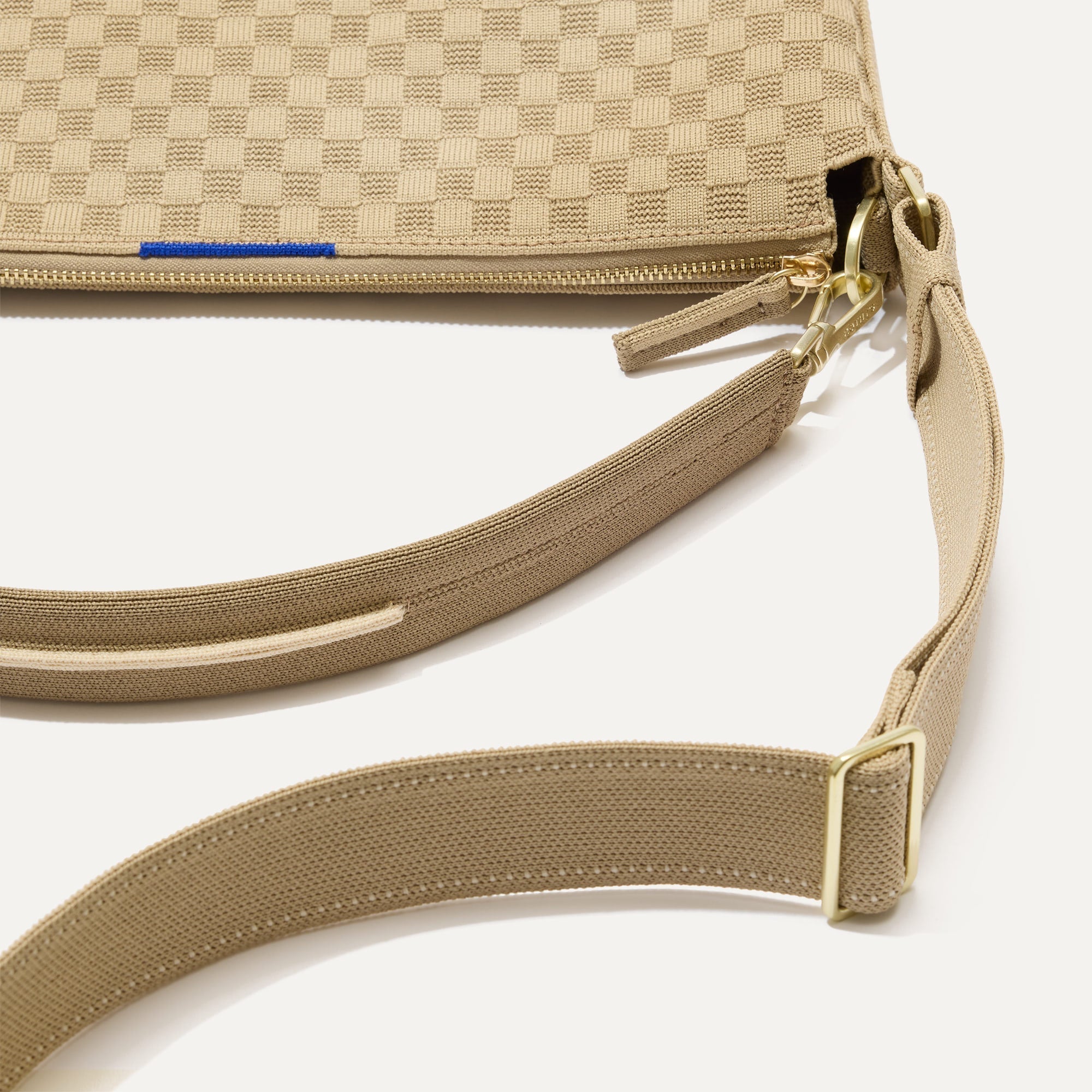 105_MiniZipBucket_KnotBrown_Strap_6753.jpg