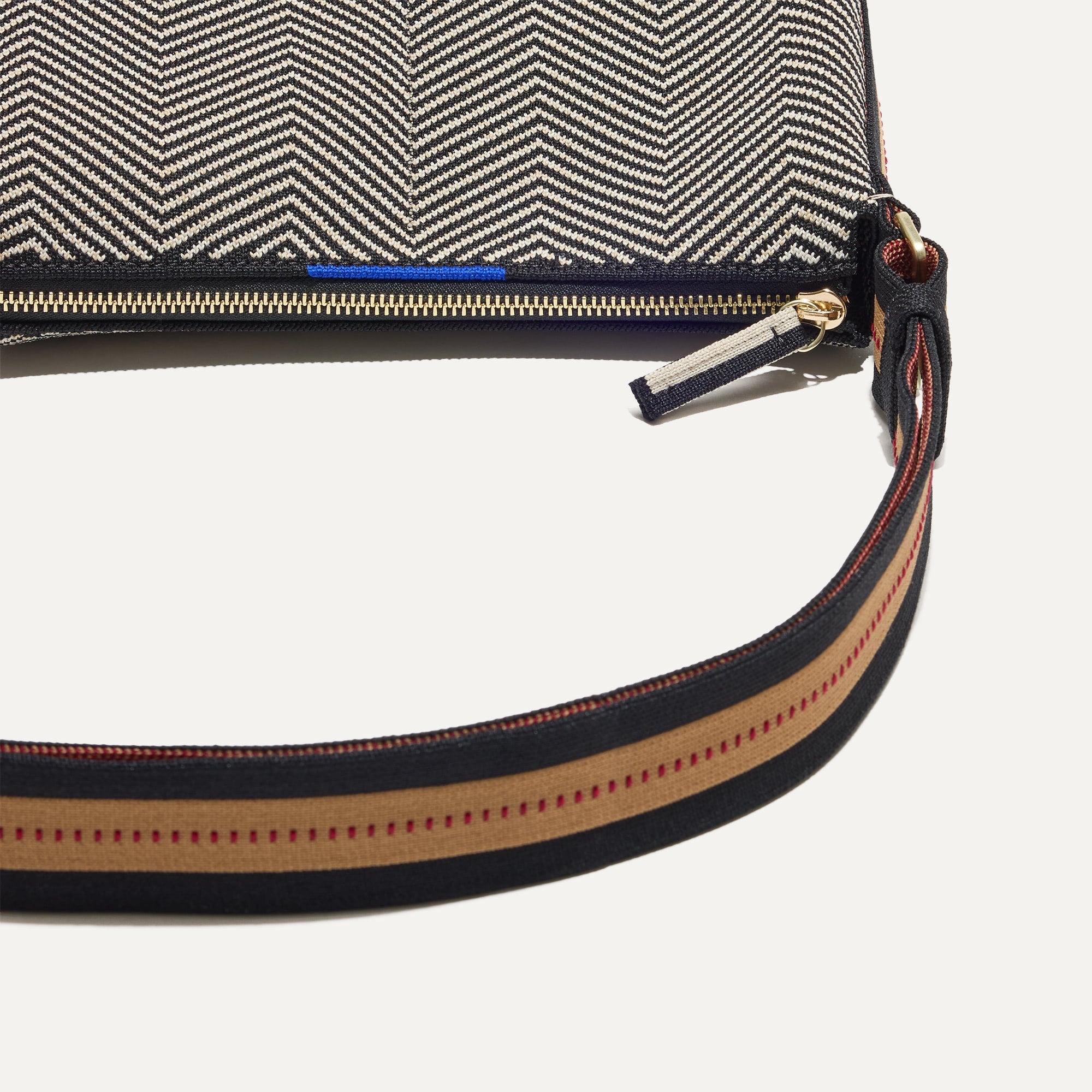 142_CasualCrossbody_DarkMist_Strap_3136.jpg