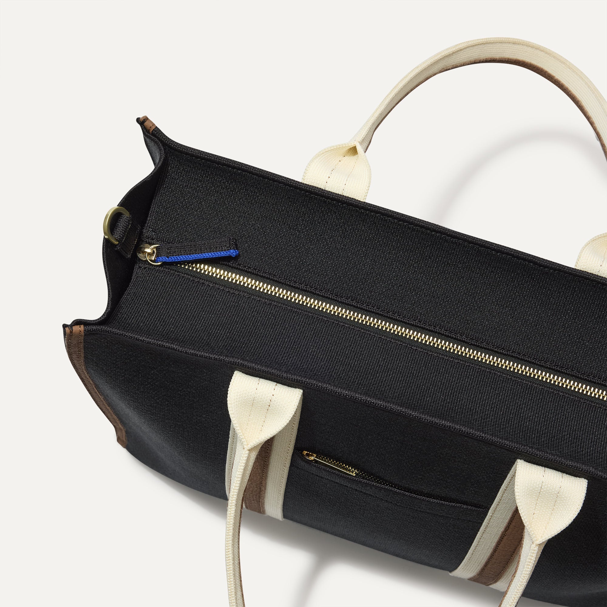 162_ClassicTote_BlackCoffee_TopZipper_6557.jpg