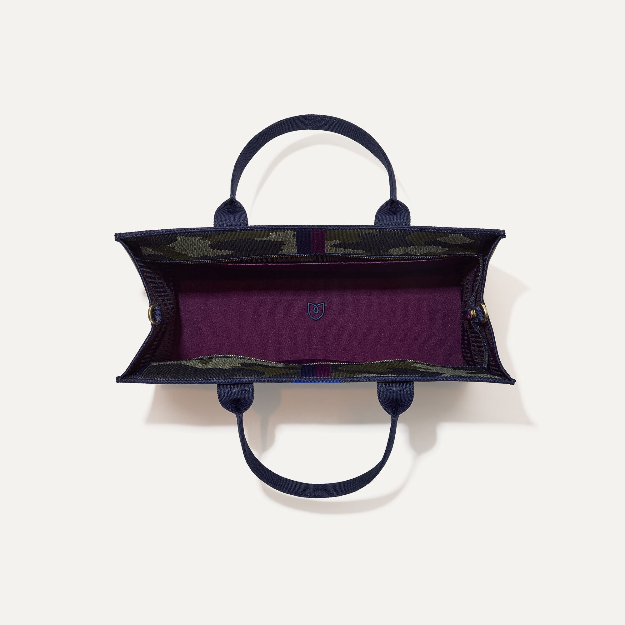 162_ClassicTote_SpruceCamo_Overhead_0496.jpg