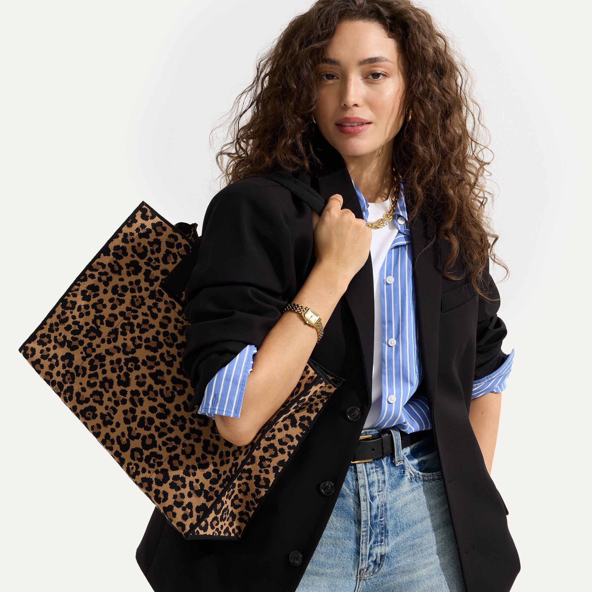 162_ClassicTote_ToastyCat_OnFigure_1007.jpg
