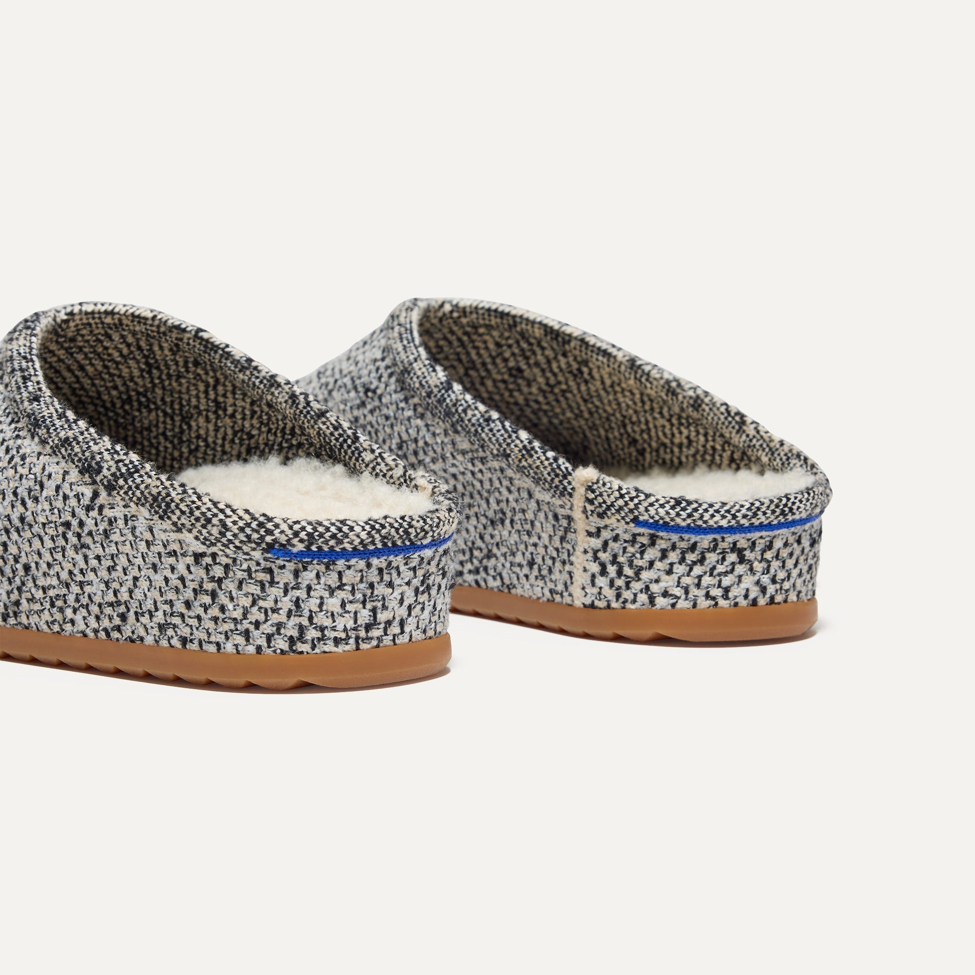 248_CozyClog_Cookies_CreamBoucle_HeelDetail_3467.jpg