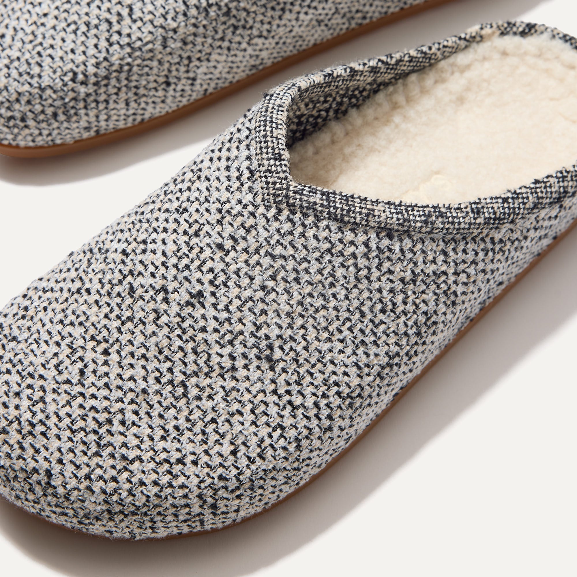 248_CozyClog_Cookies_CreamBoucle_ToeDetail_3636.jpg