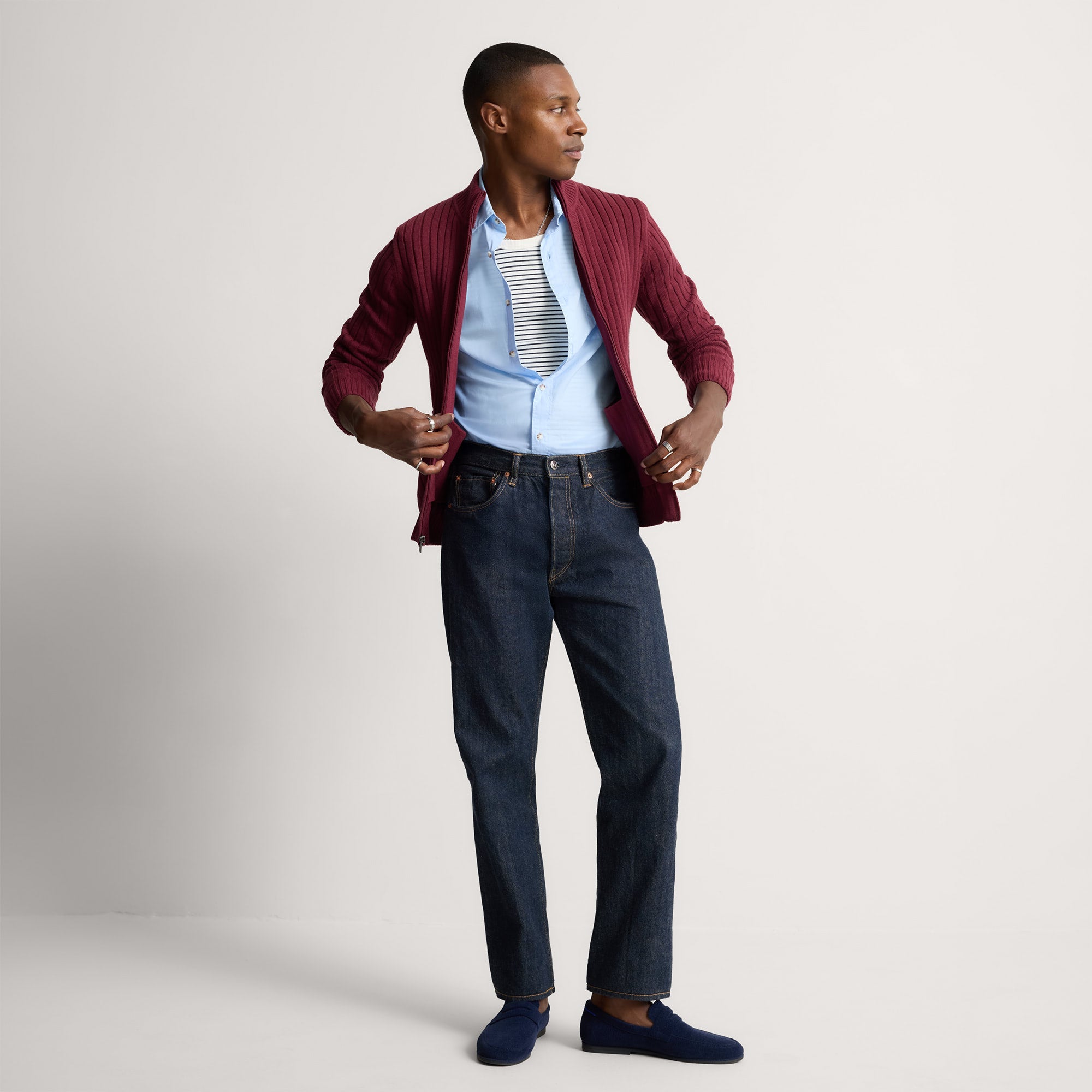285_ReVelvetMensRavelloPennyLoafer_DeepNavy_On-Figure_0038_1.jpg