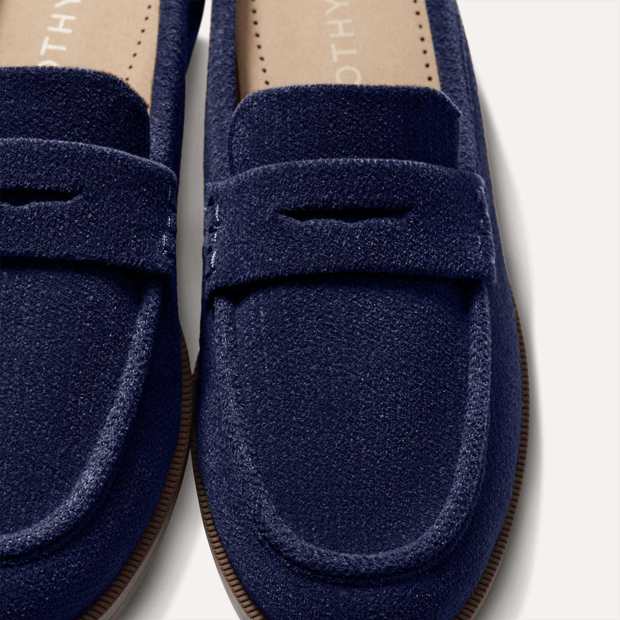 310_PennyLoaferMule_ReVelvet_Navy_Toedetail_Macro_5467.jpg
