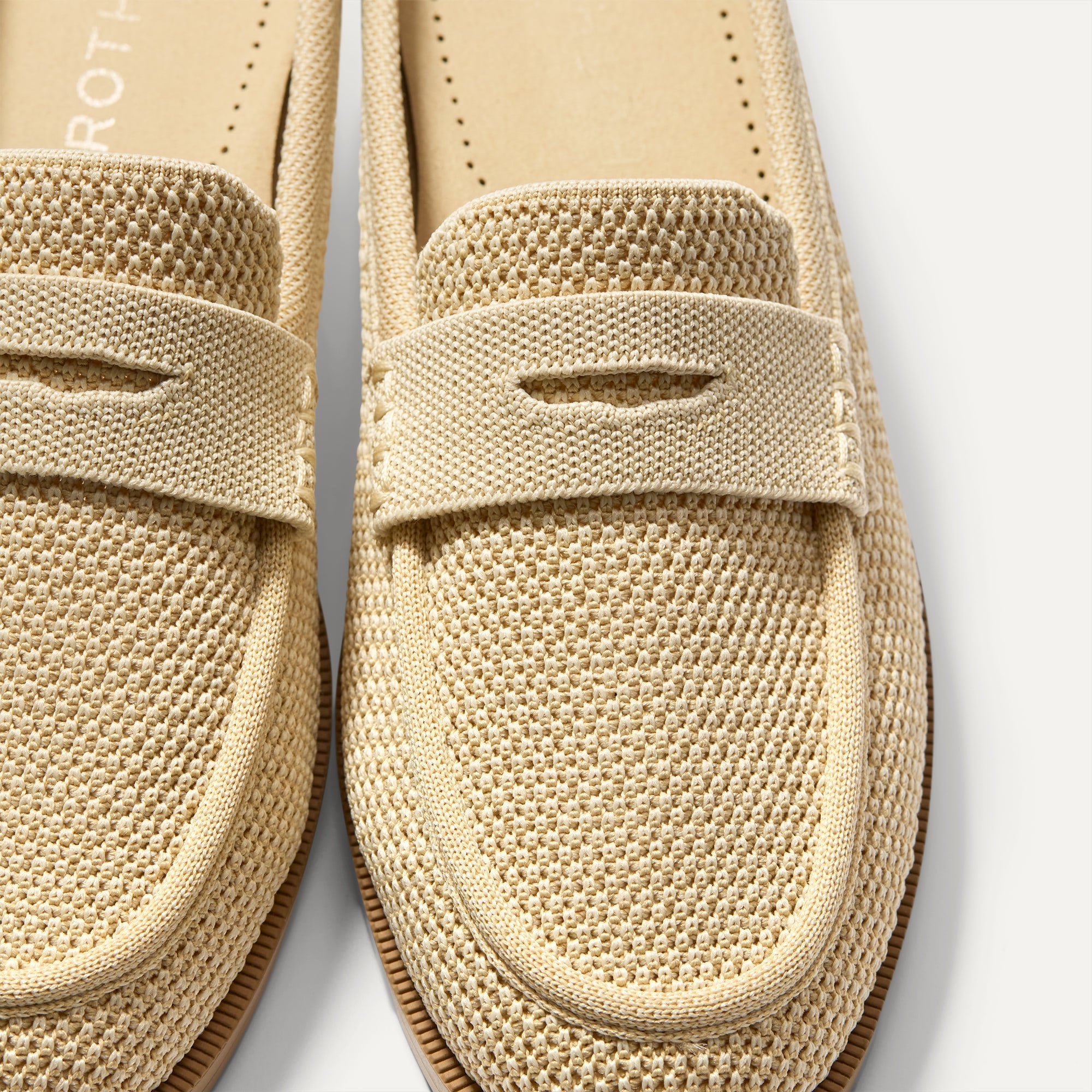 310_PennyLoaferMule_SandstoneRa_a-Knit_Toedetail_Macro_0989.jpg