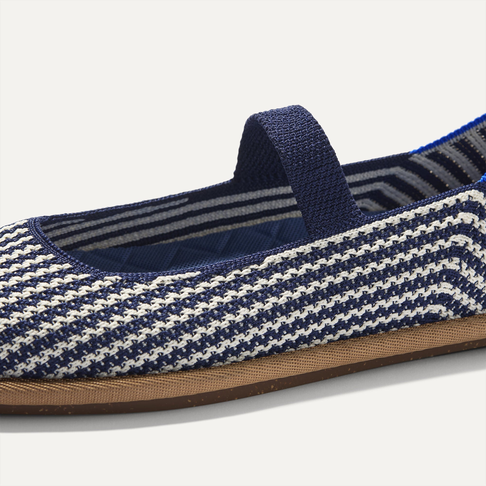 315_CruiserMaryJane_BlackberryStripe_Toe_detailMacro_4578.jpg