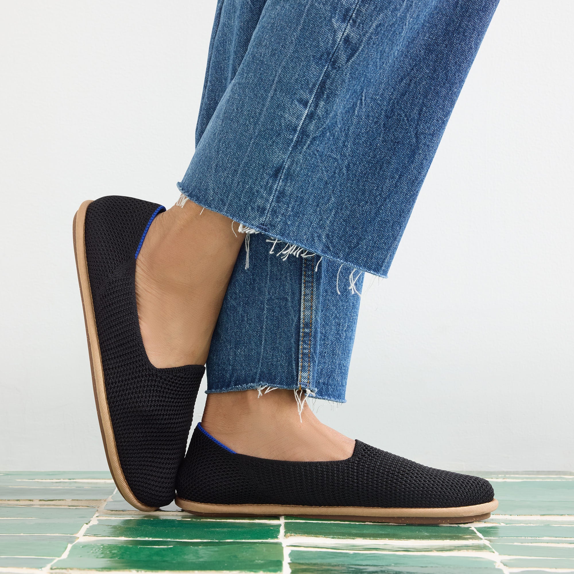 316_CruiserLoafer_BlackRaffia-Knit_OnFigure_1897_pdp.jpg