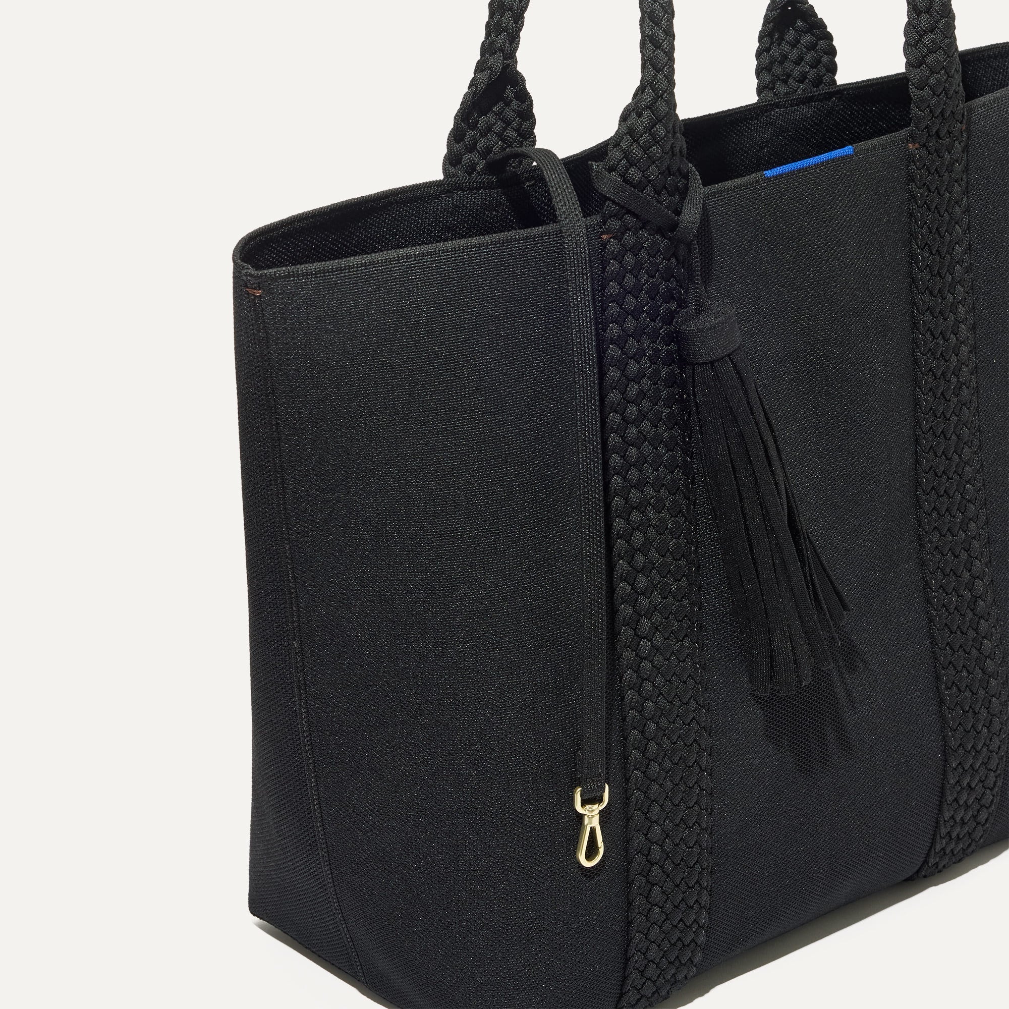 348_LightweightTote_BlackLicorice_Front_Strap_2117.jpg