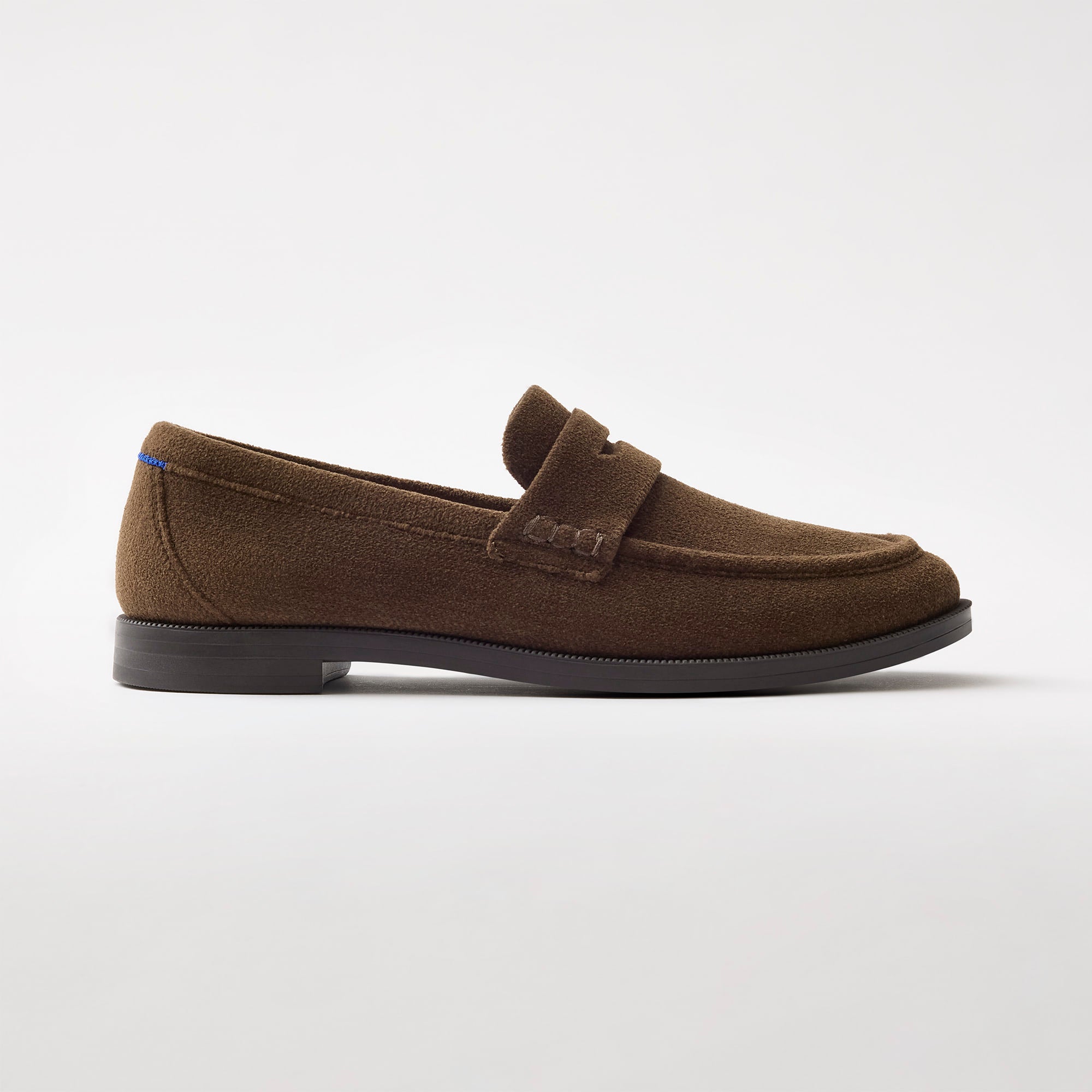 360_PennyLoafer_ReVelvetBistro_Side_0989_289906fc-4716-4fe8-9856-a10d3c8821a1.jpg