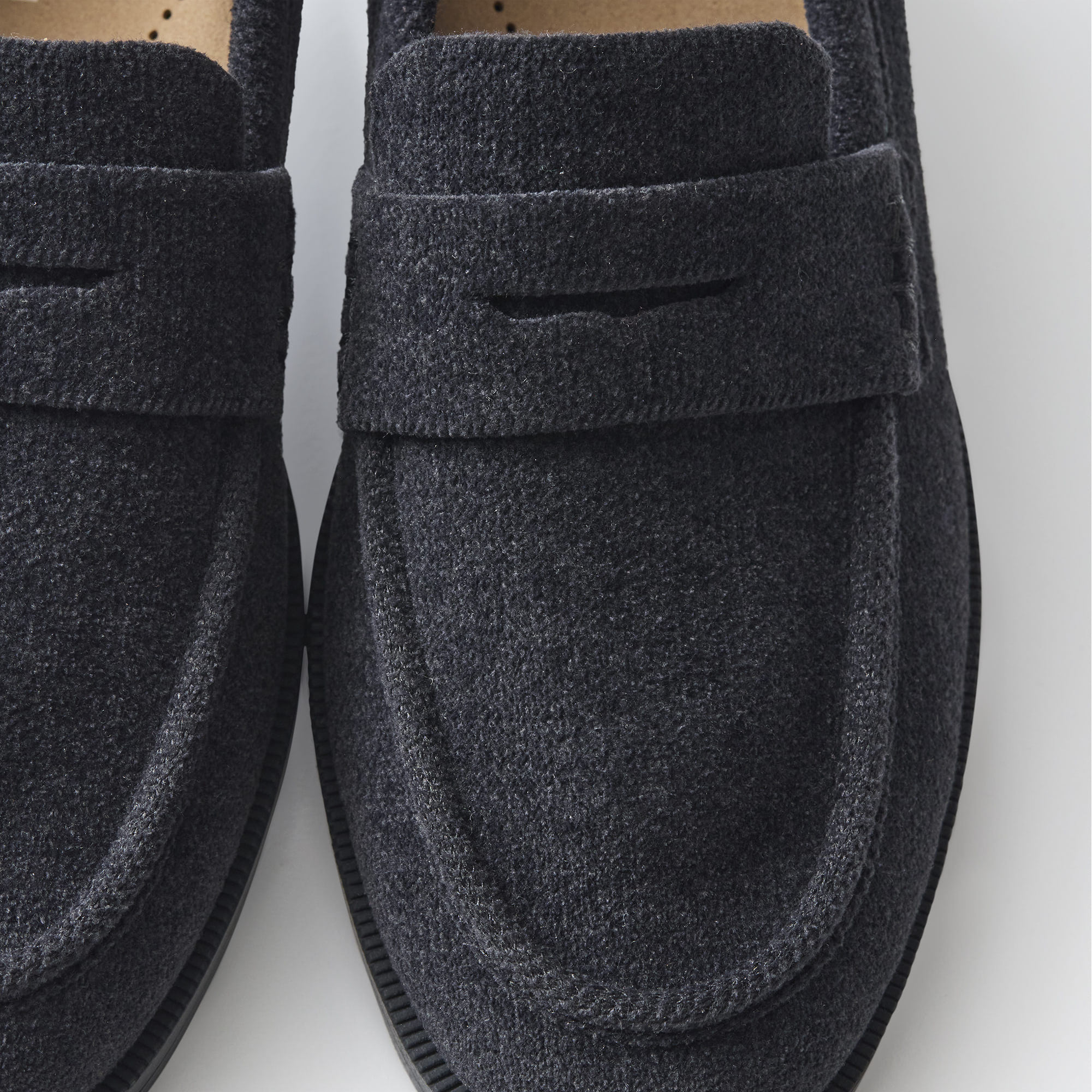 360_PennyLoafer_ReVelvetBlack_Toedetail_Macro_5243.jpg