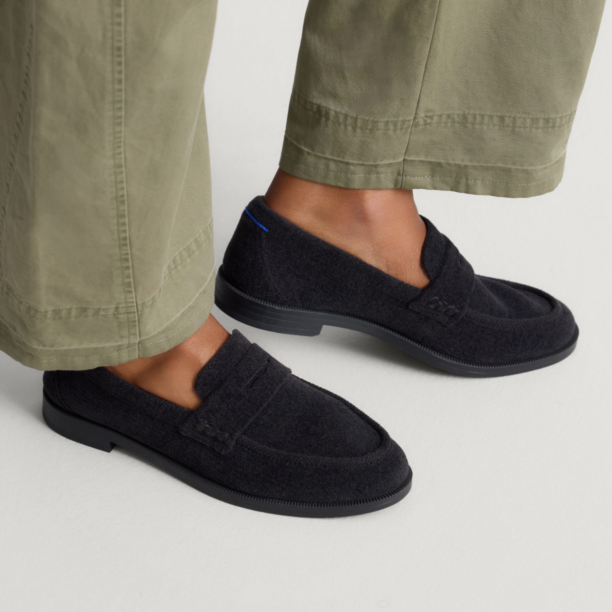 360_ReVelvetPennyLoafer_Black_Parts_0769_pdp.jpg