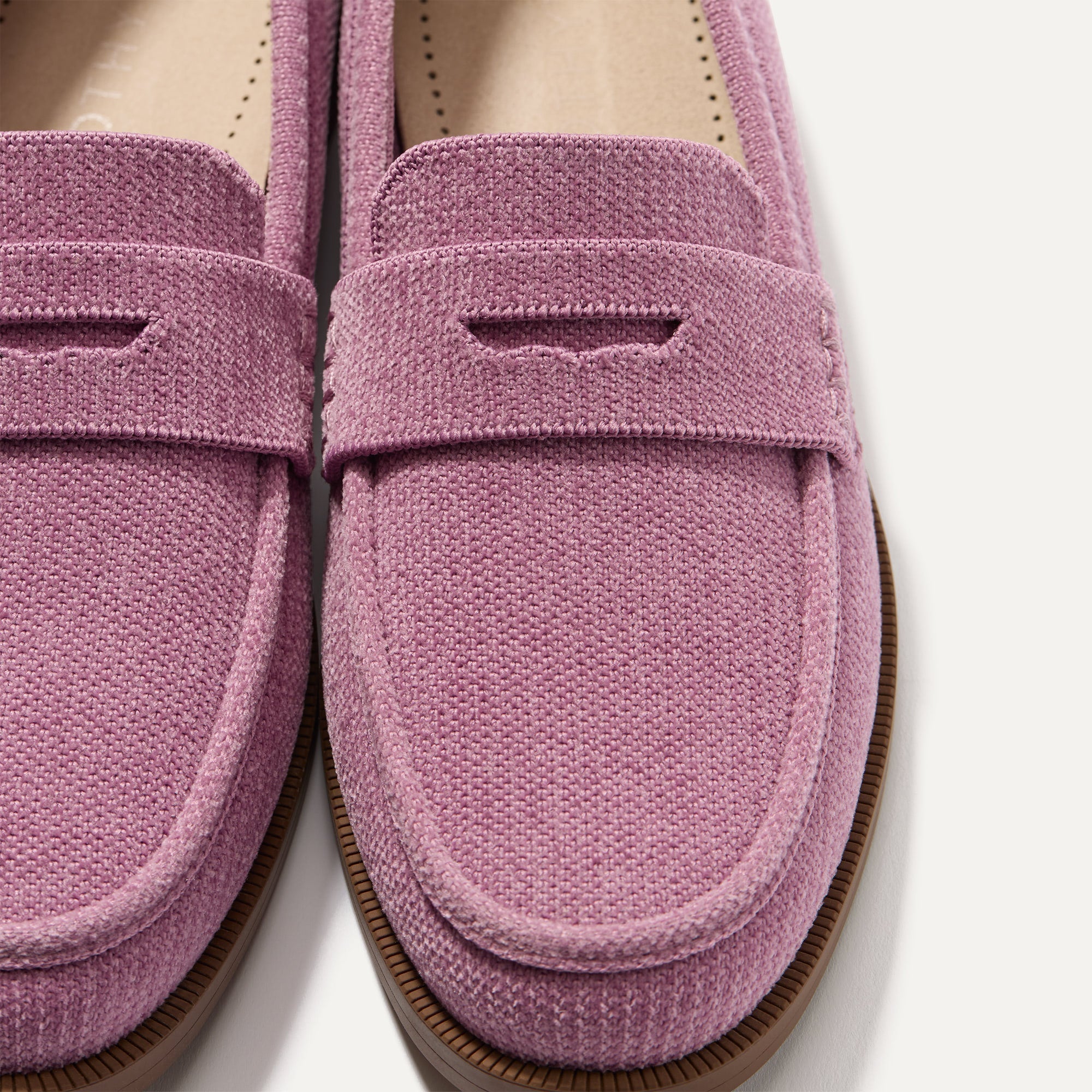 360_ReVelvet_PennyLoafer_ReVelvet_Lilac_Toedetail_Macro_5409.jpg