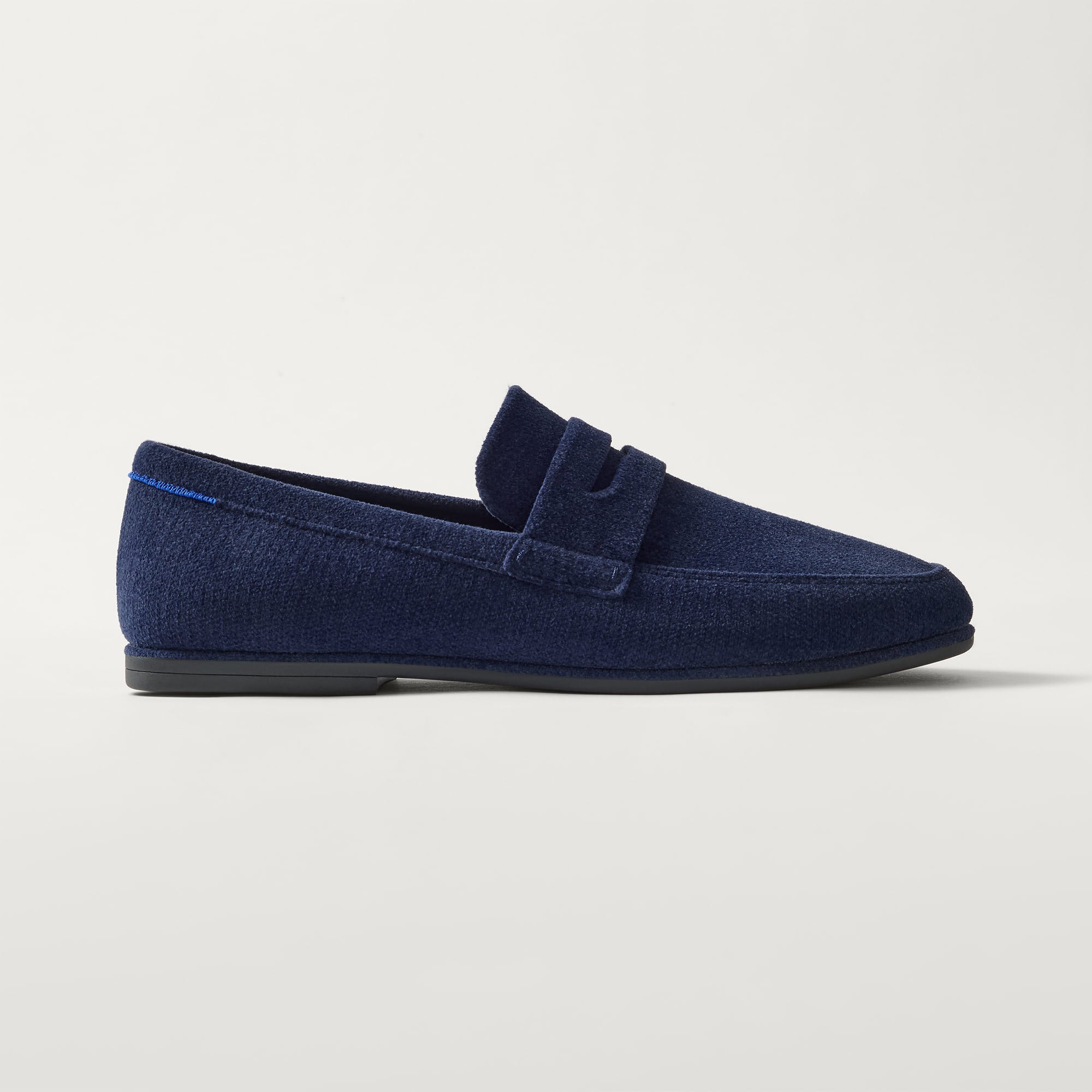 385_TheReVelvetRavelloPennyLoafer_DeepNavy_Side_455_1.jpg