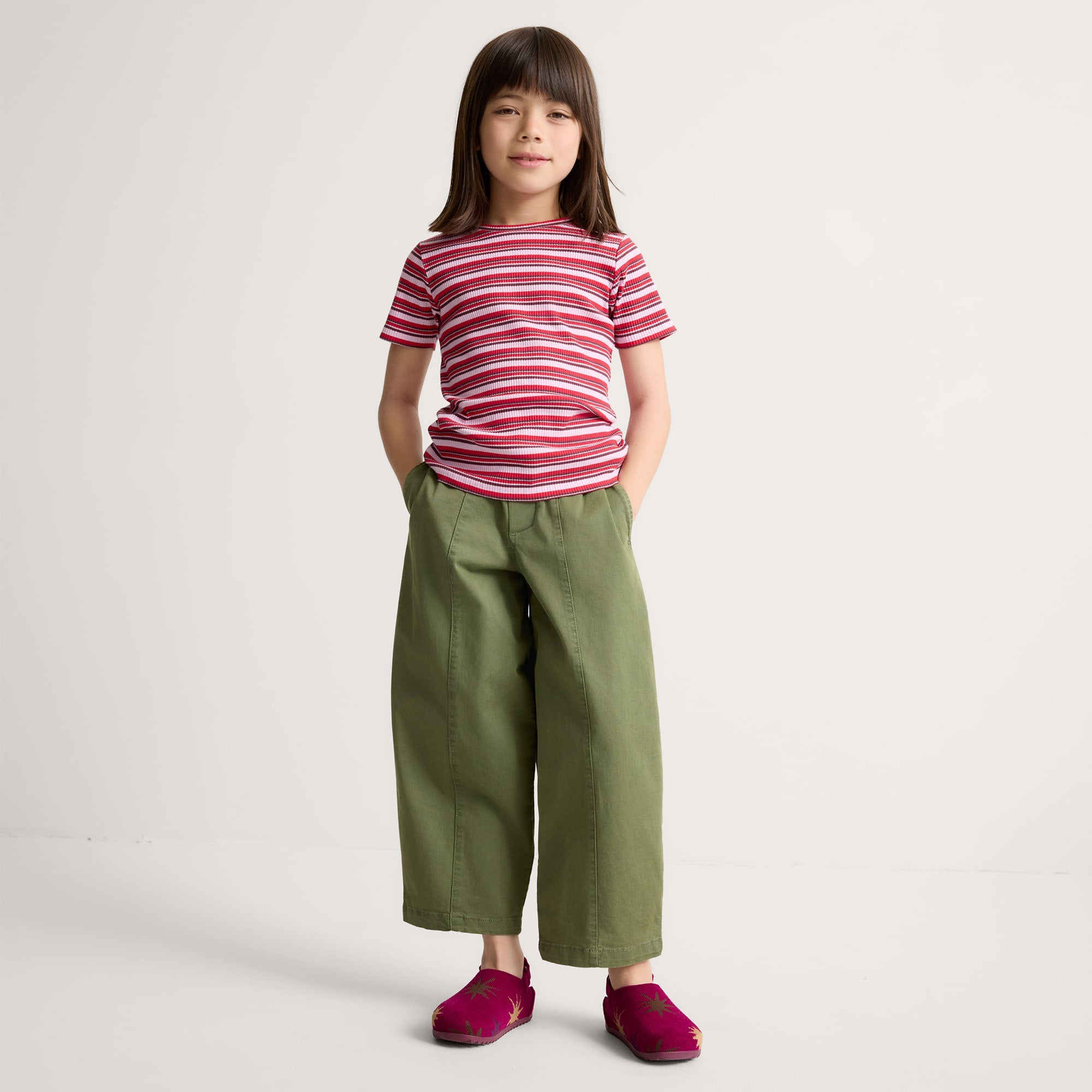 395_TheKidsReVelvetClog_FuschiaBurst_On-Figure_0672_pdp.jpg