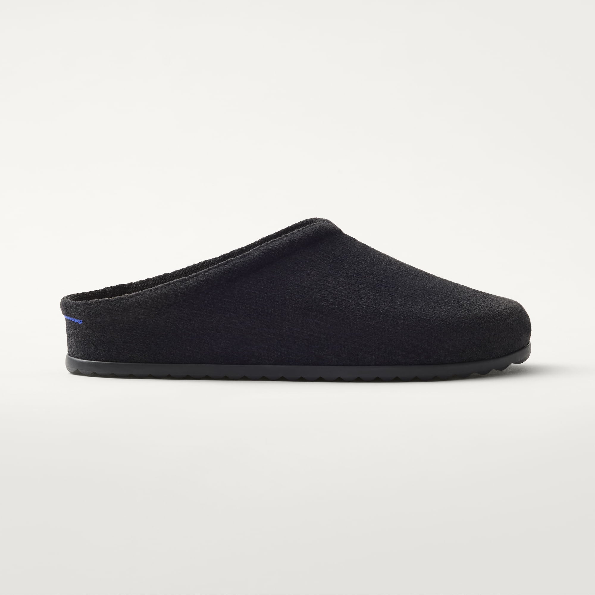 406_ReVelvetCasualClog_ReVelvetBlack_Side_7898.jpg