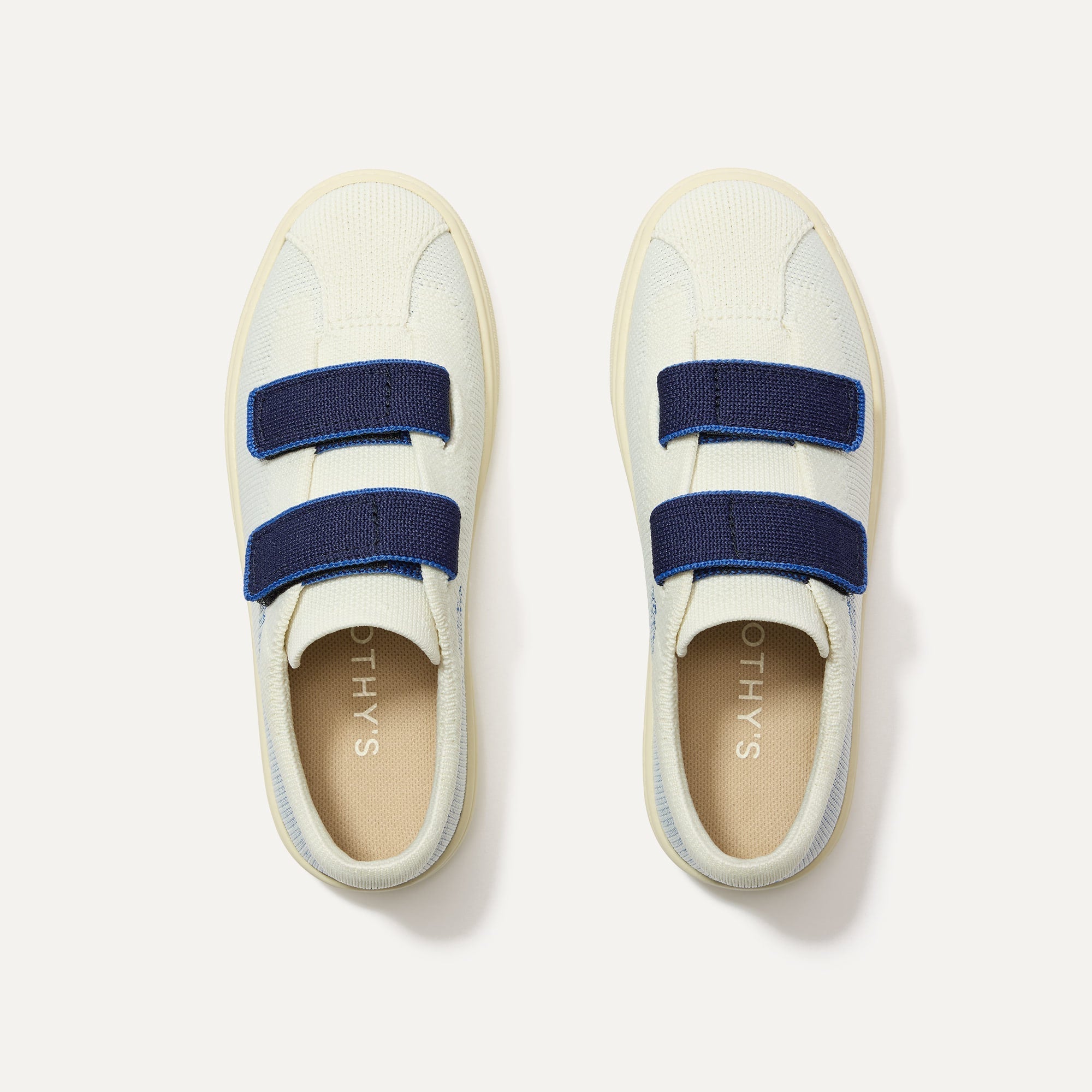 428_KidsVelcroSneaker_BlueRaspberry_PrimaryOverhead_4570_89b11680-0a0c-482f-b497-dba19f4603f9.jpg