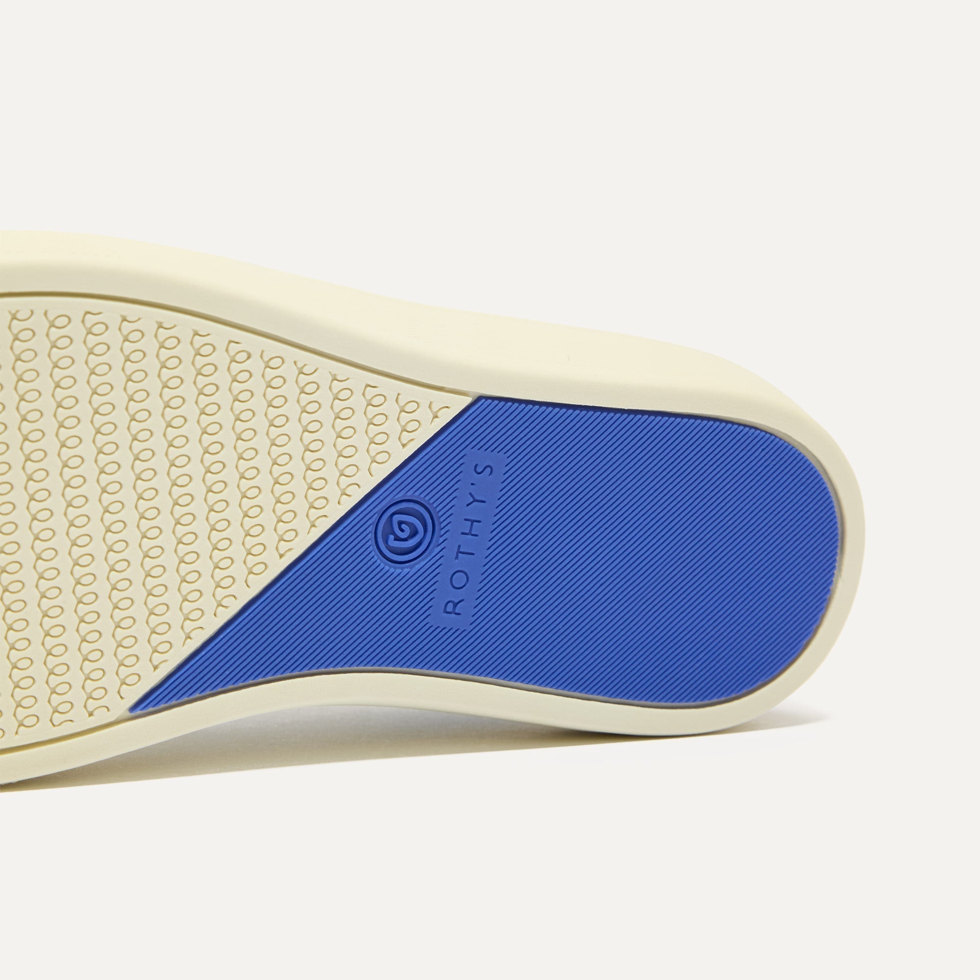 428_KidsVelcroSneaker_BlueRaspberry_Sole_6557.jpg