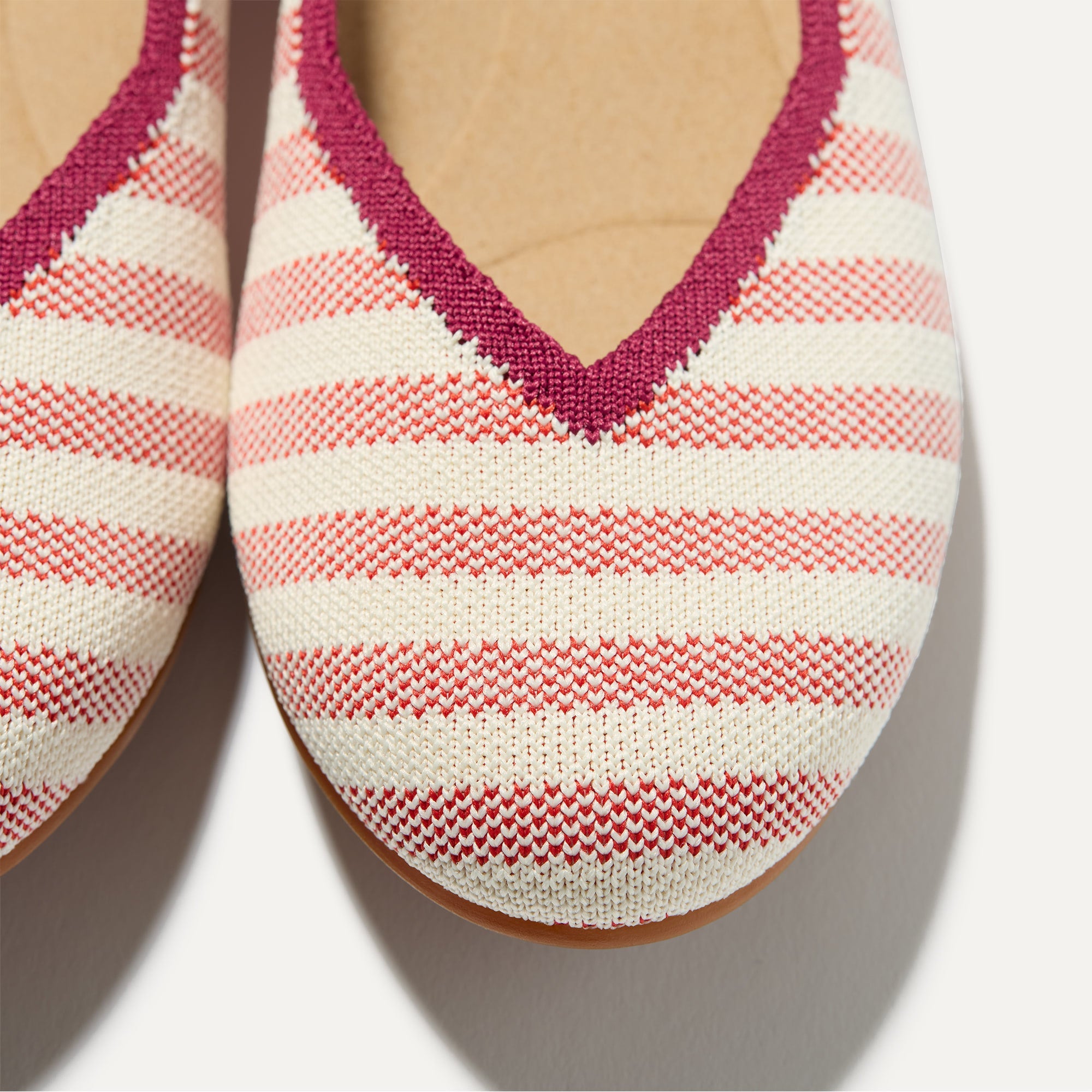 441_DailyFlat_CoralCabanaStripe_Toedetail_Macro_6557.jpg