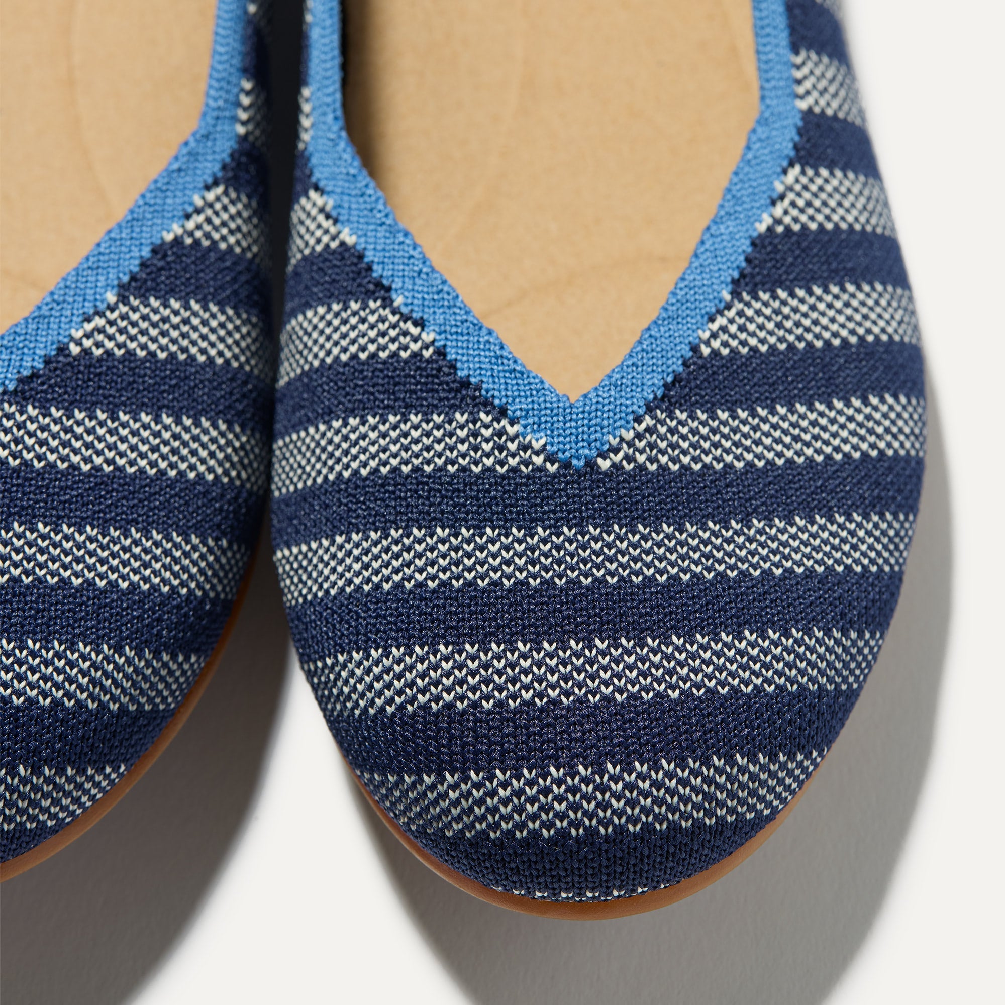 441_DailyFlat_HarborCabanaStripe_Toedetail_Macro_5446.jpg
