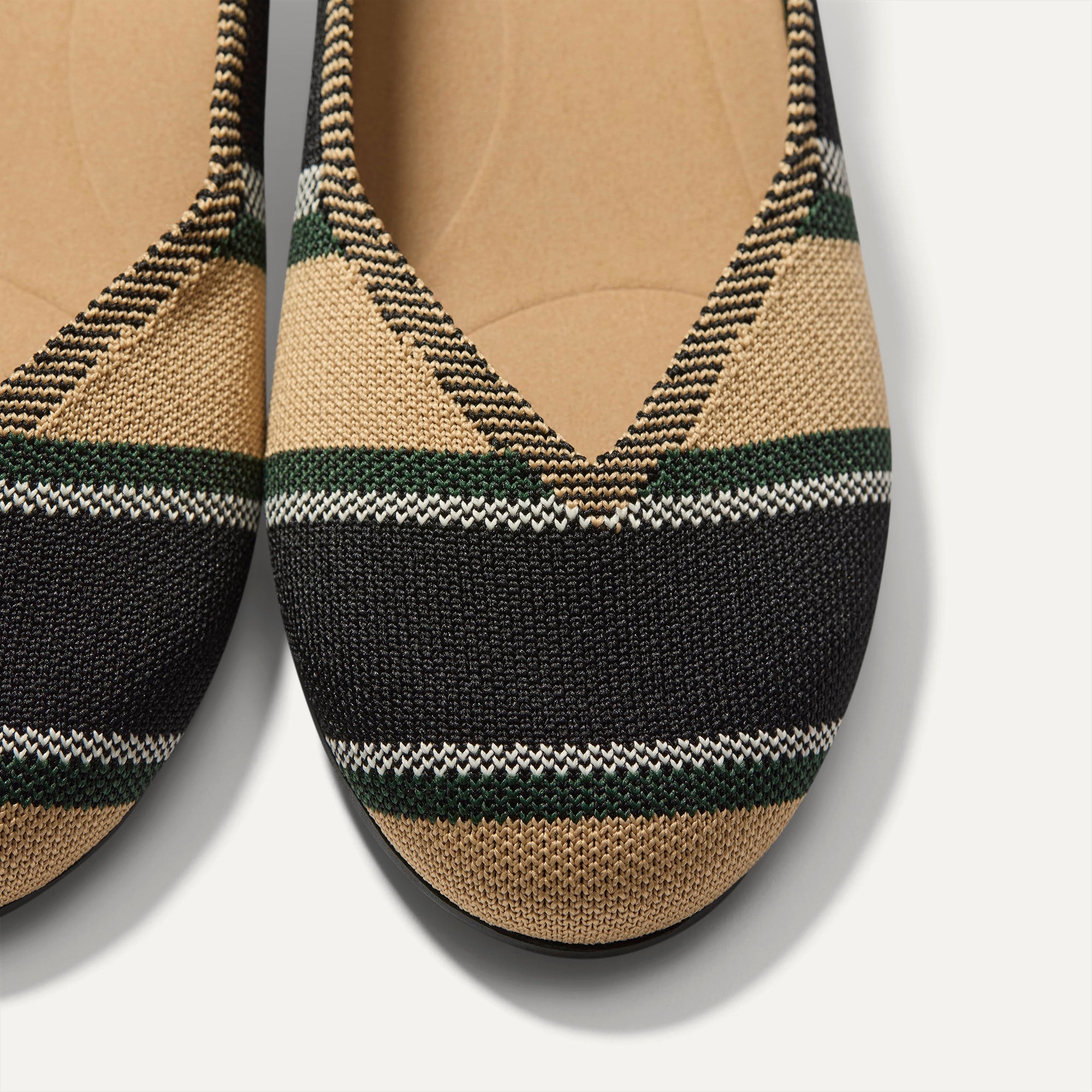 441_DailyFlat_HickoryStripe_Toedetail_Macro_0990.jpg