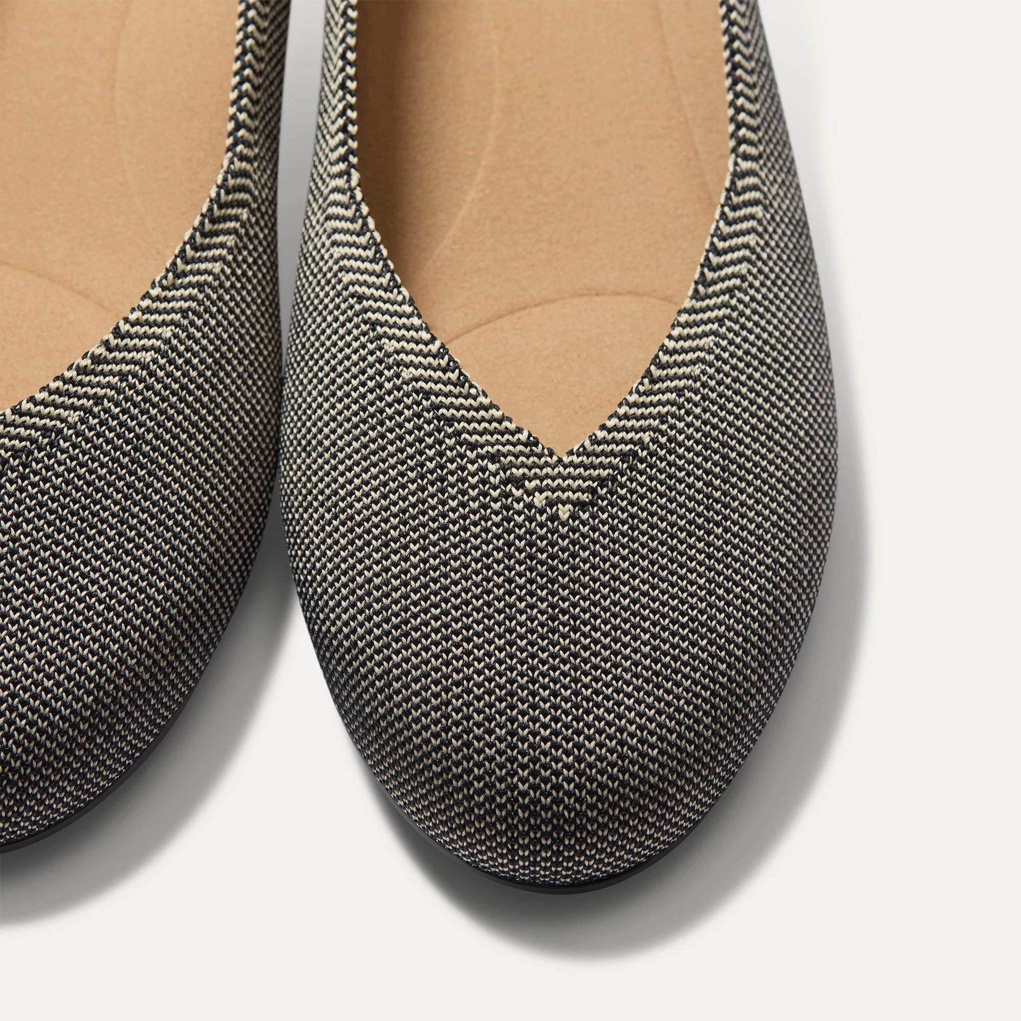 441_DailyFlat_SaltAir_Toedetail_Macro_6656.jpg