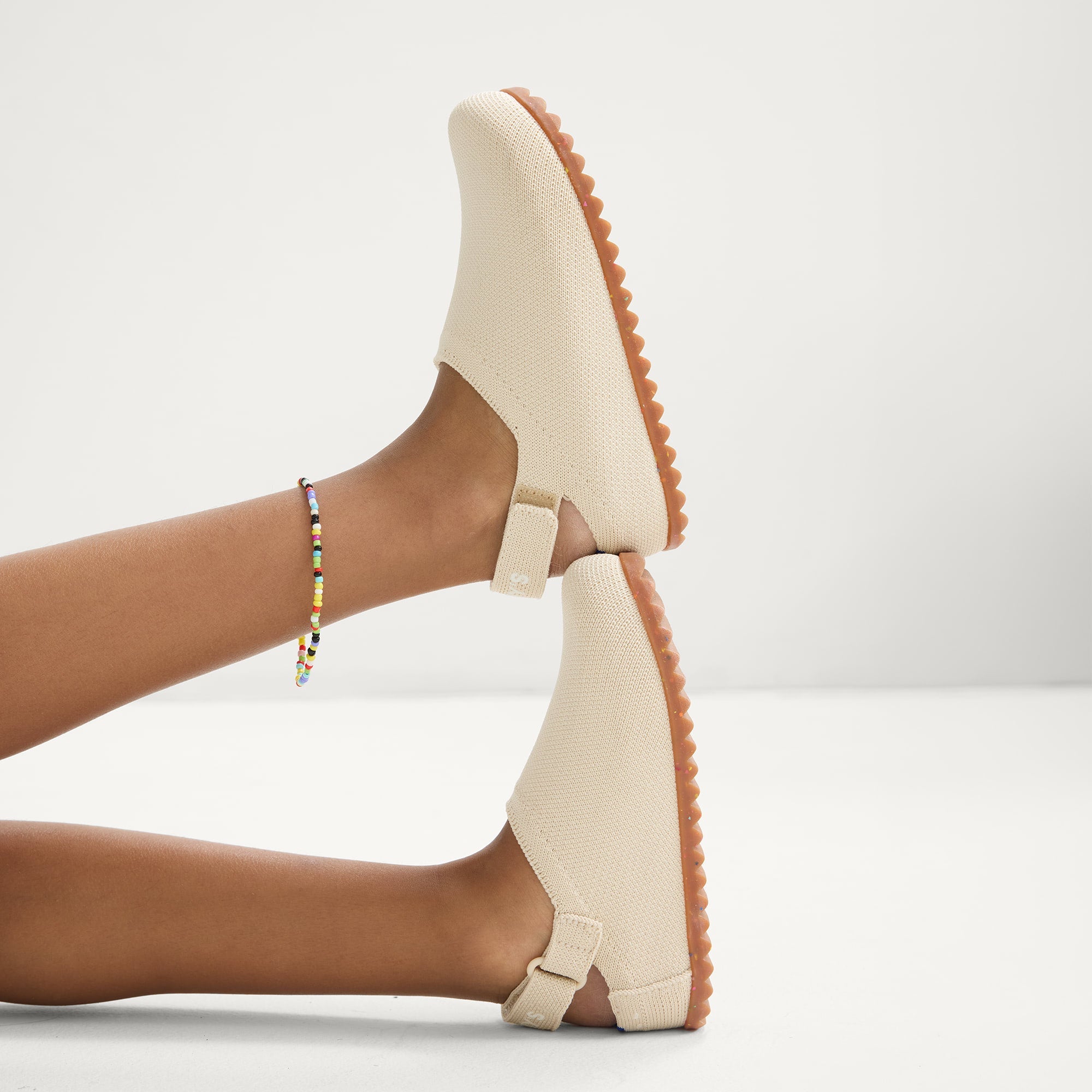443_Kids_Clog_U_Topline_Conch_On_Figure_2187.jpg