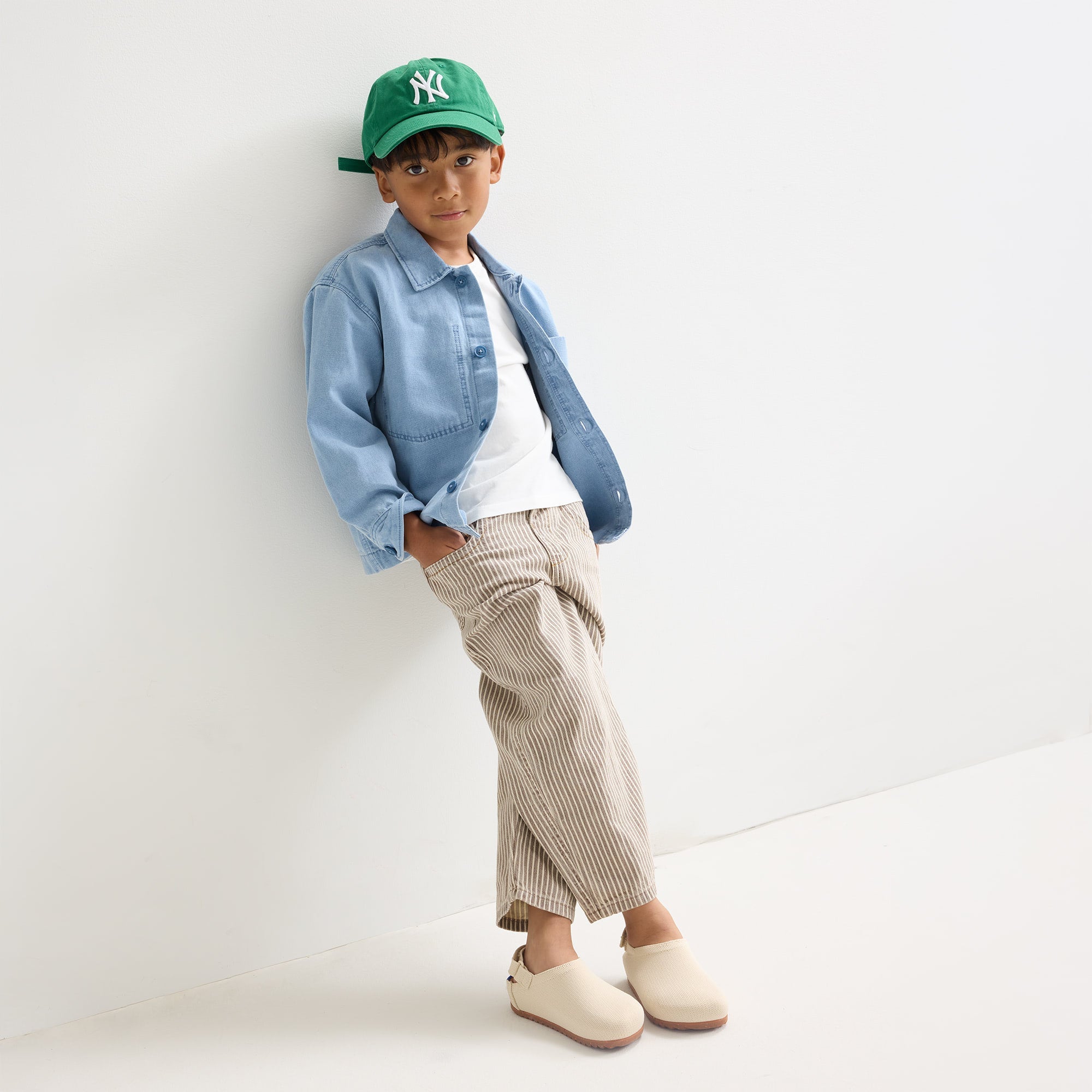 443_Kids_Clog_U_Topline_Conch_On_Figure_2968.jpg