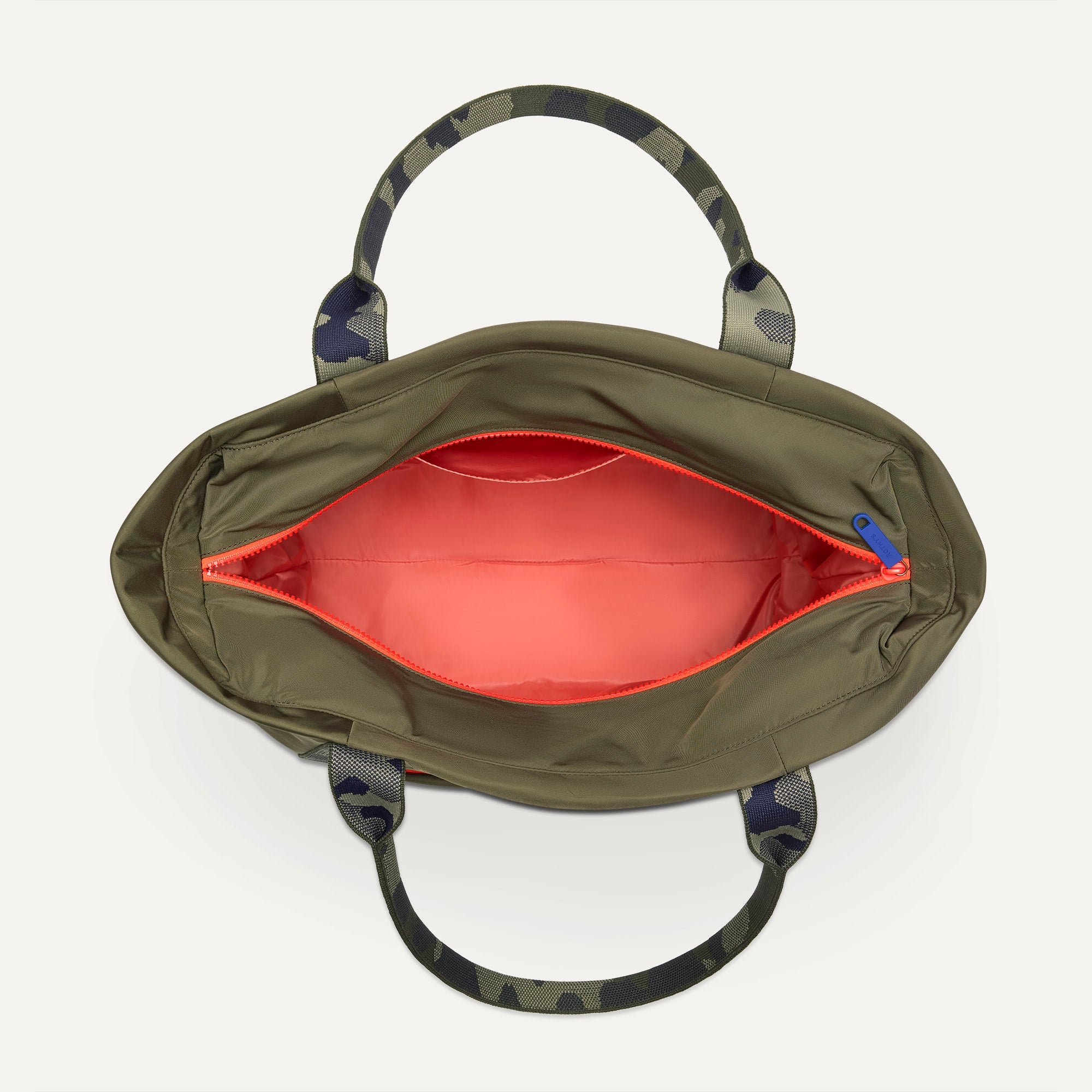 454_TravelTote_Forest_Overhead_5665.jpg