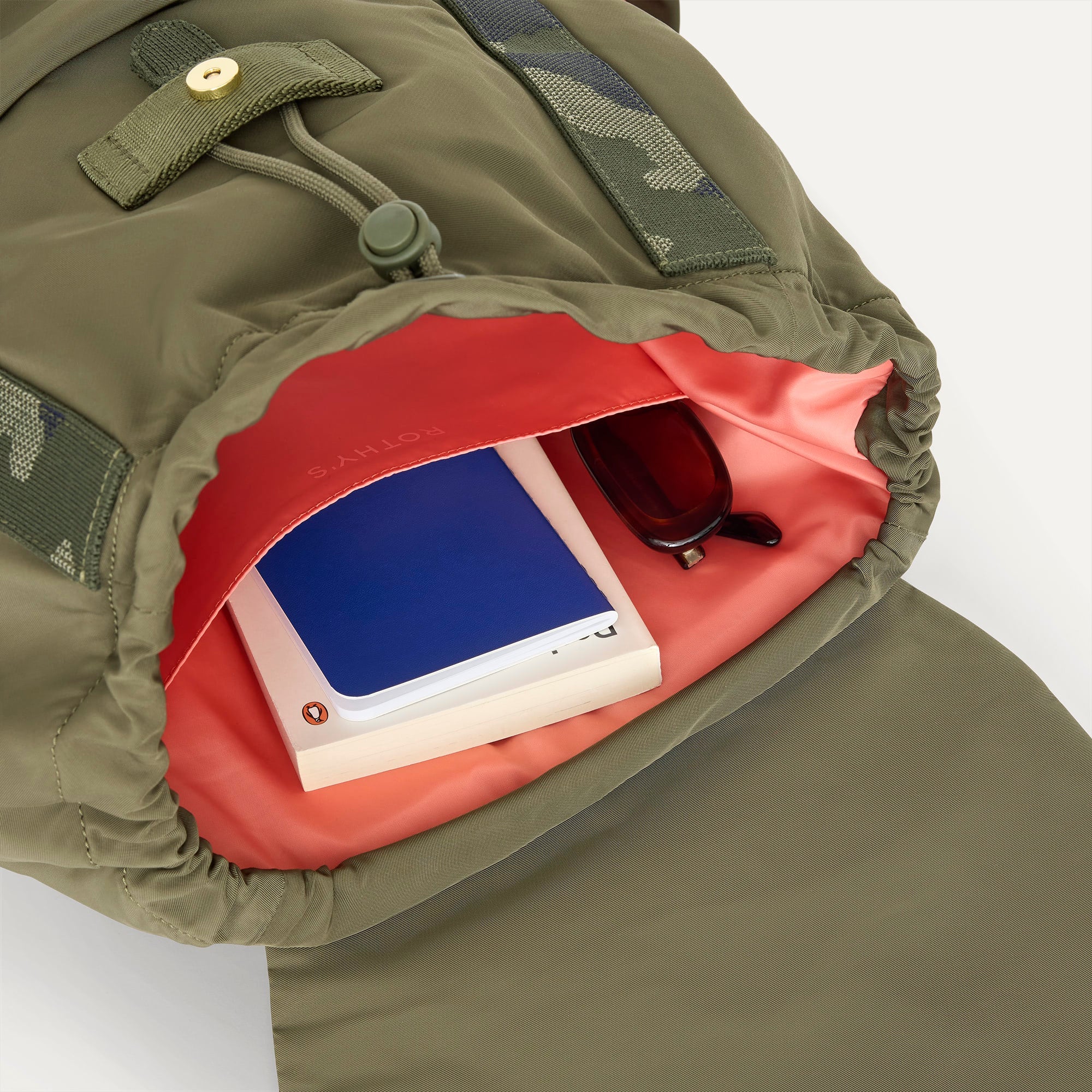 455_TravelCinchBackpack_Forest_Interior_2112.jpg