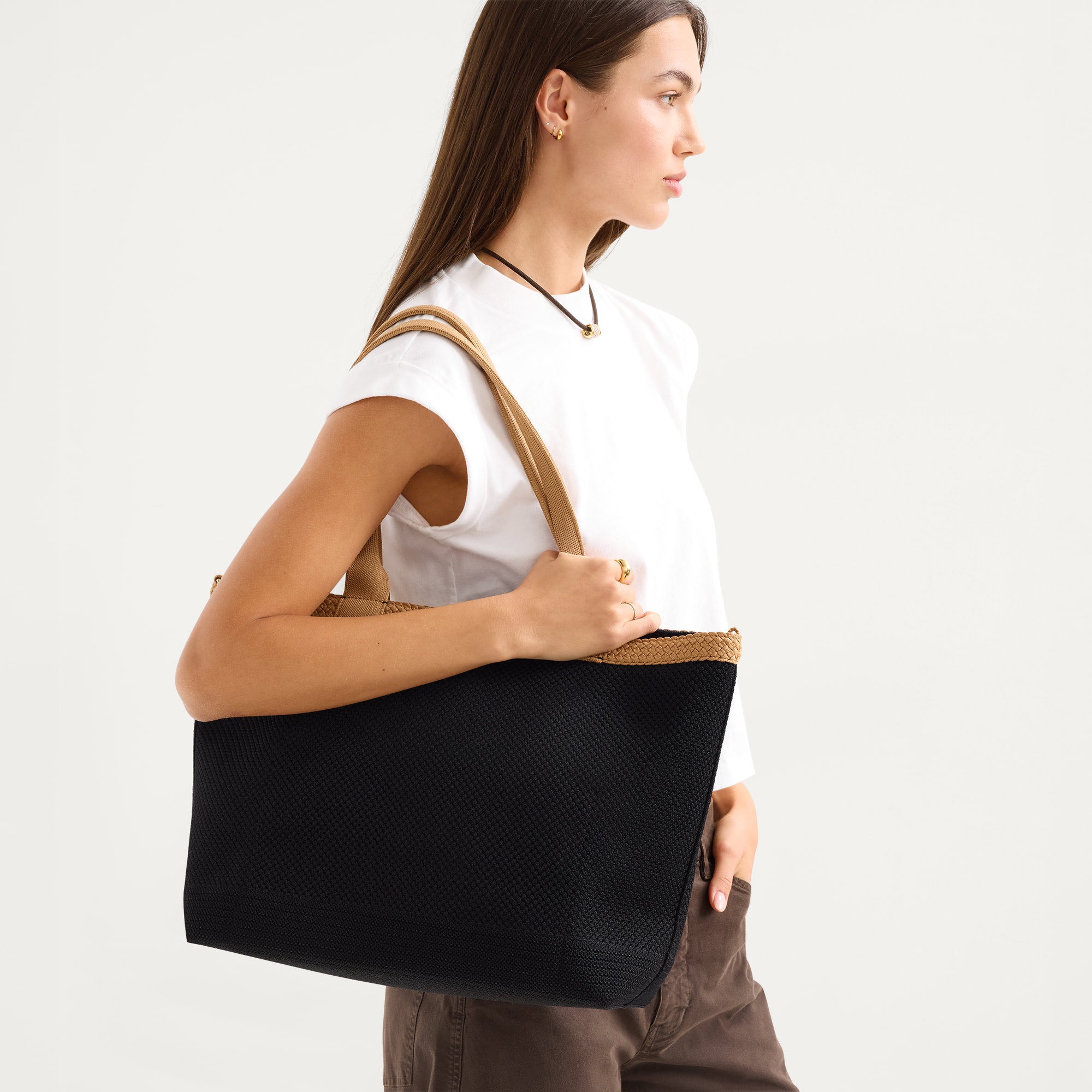 458_Lightweight_Zip_Tote_Braid_Overlay_Black_Espresso_Open-Knit_On_Figure_v23451.jpg