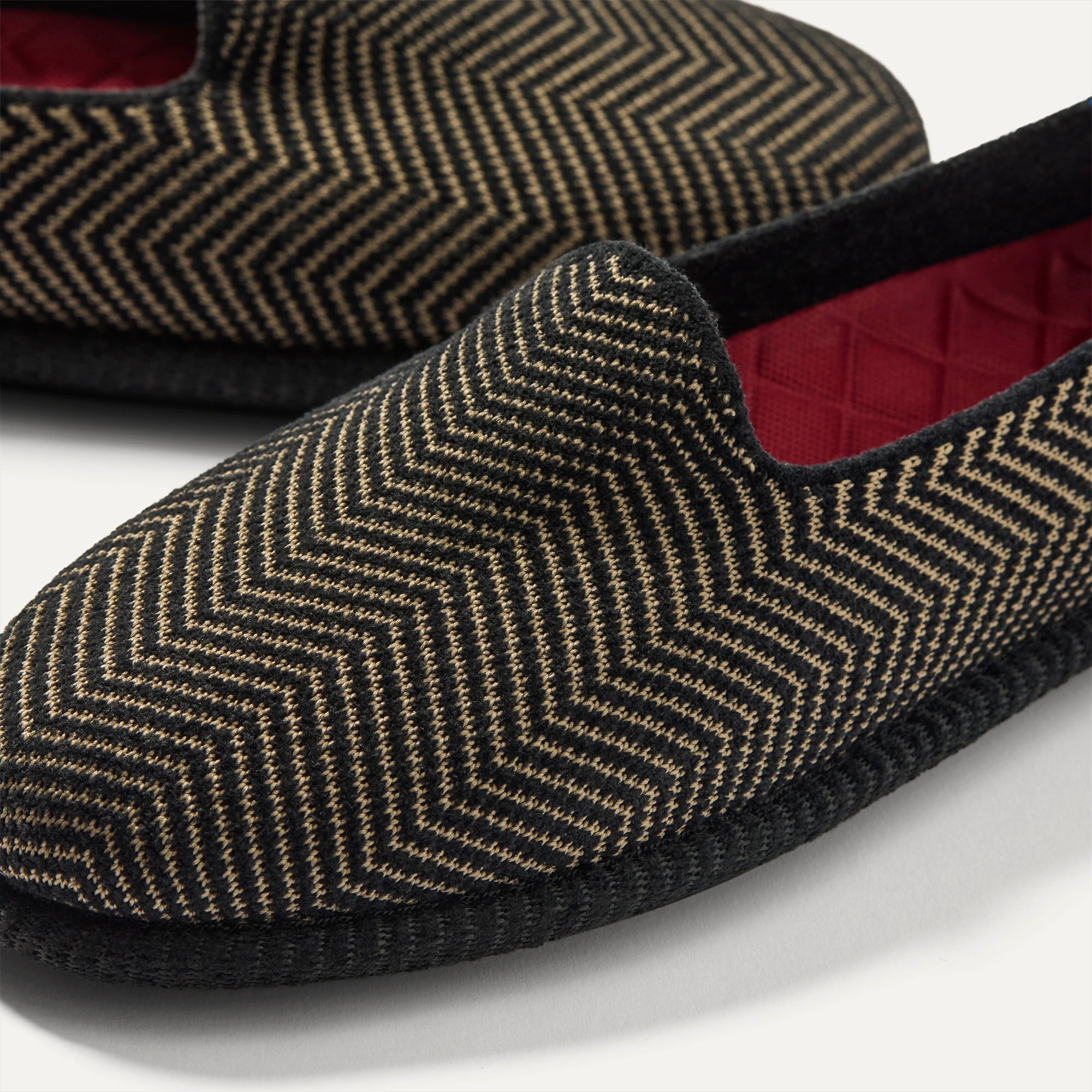 476_Rothy_sCruiserLoafer-ReVelvet_ReVelvetJetHerringbone_Toedetail_Macro_7667.jpg