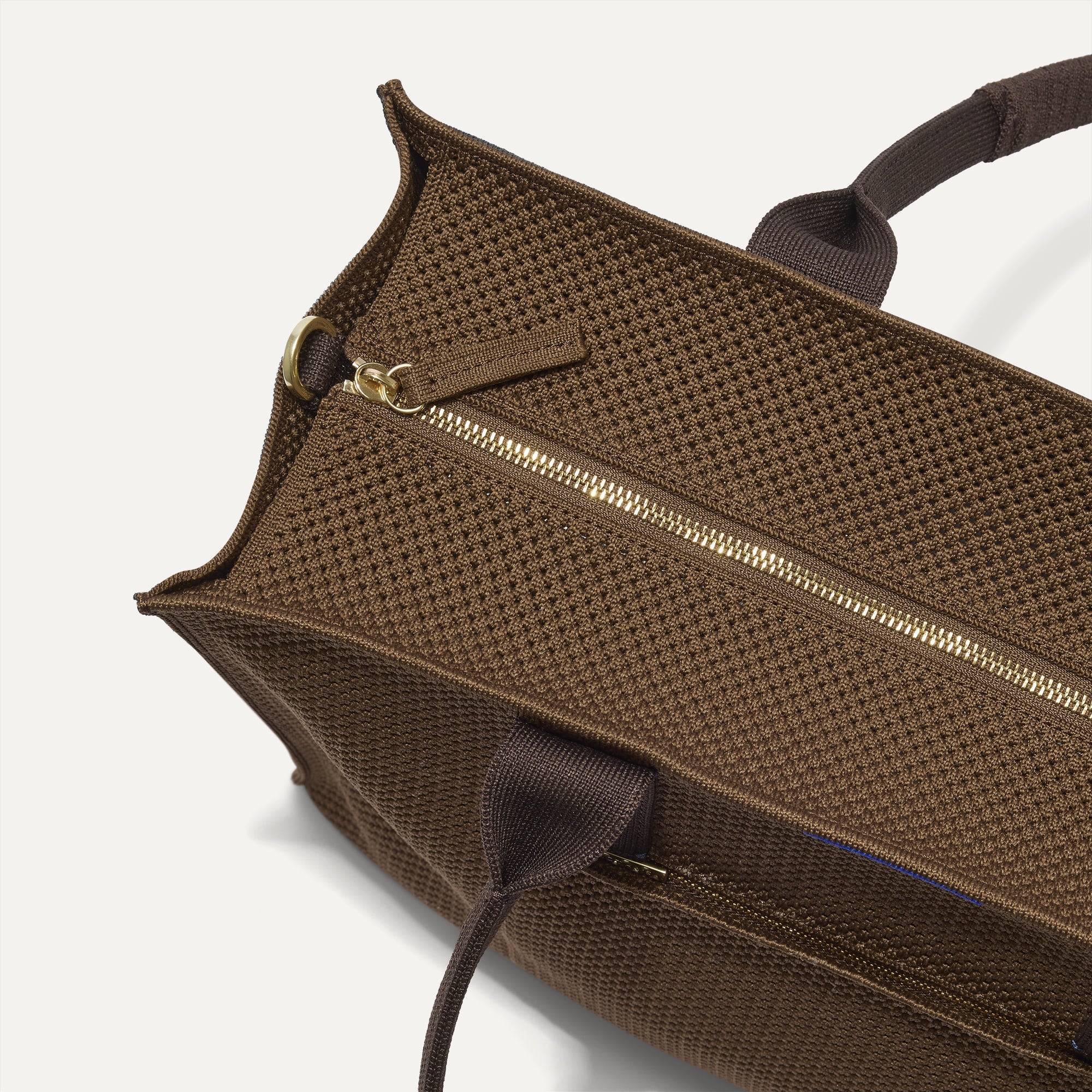 483_ClassicTote-WovenThroughHandle_CinnamonOpenKnit_TopZipper_3664.jpg