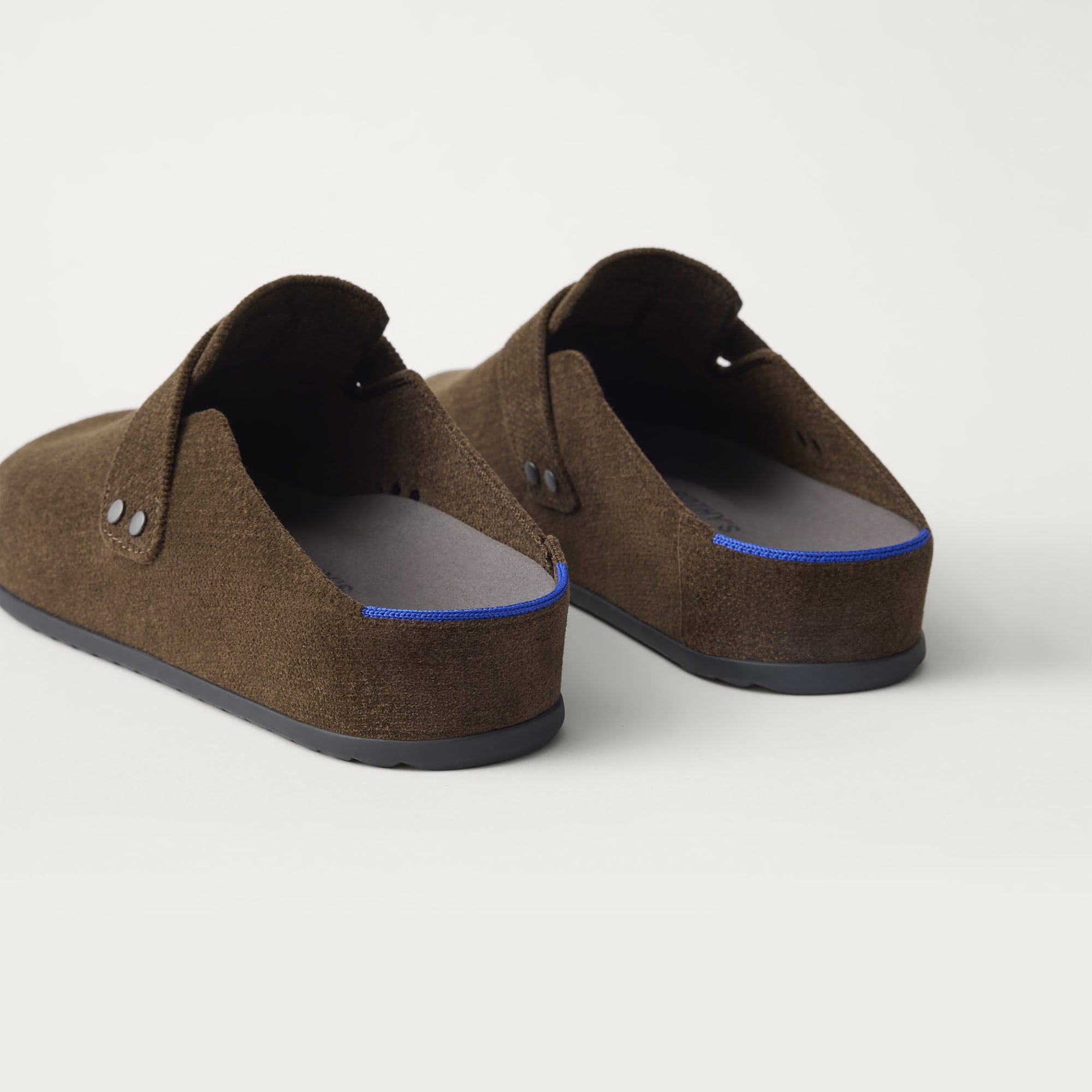 505_Men_sClog-ReVelvet_Bistro_Heel_6565.jpg