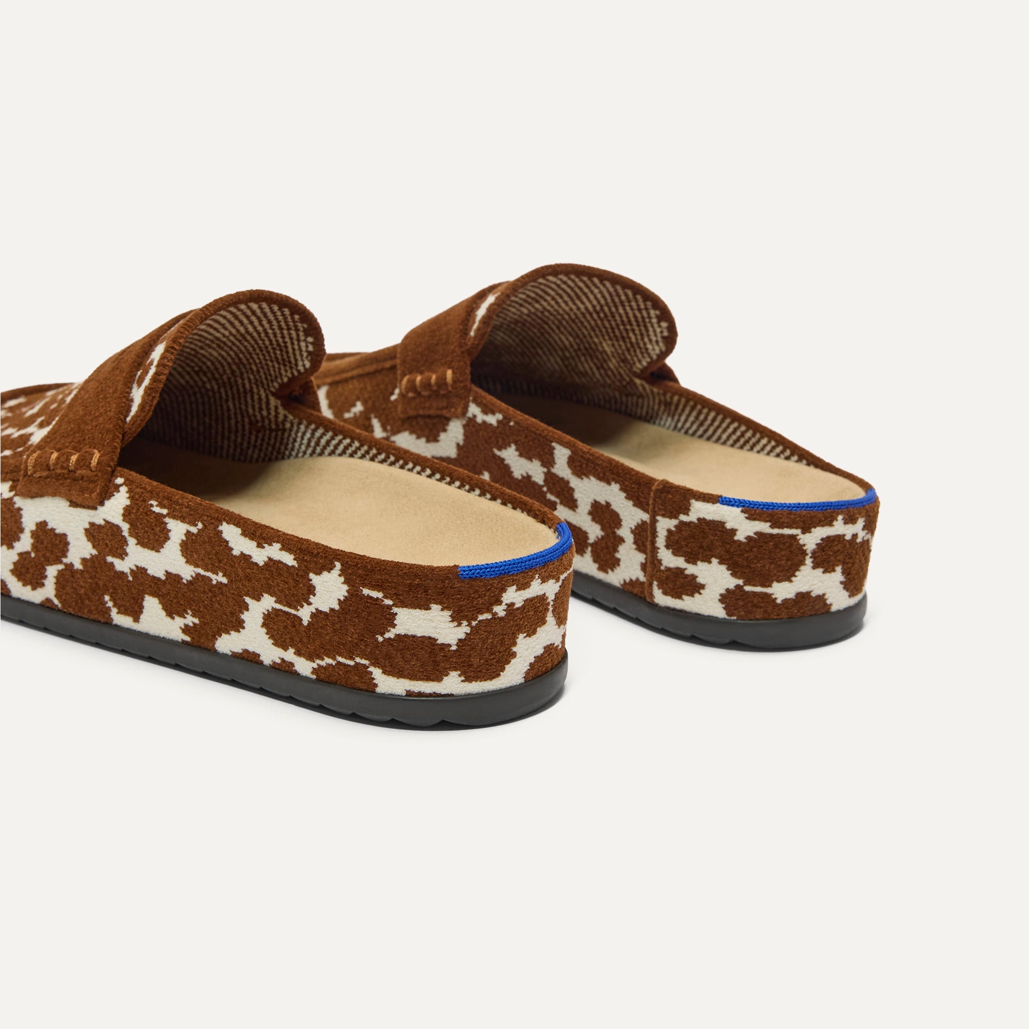 511_ReVelvetPennyClog_RodeoTorte_Heel_6557.jpg