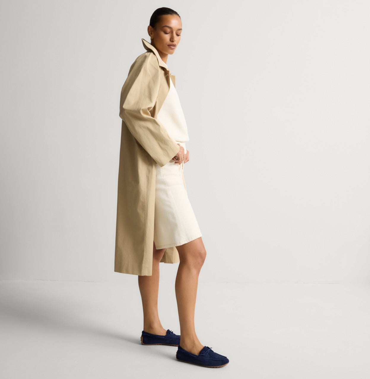 512_ReVelvetDriverMoc_Navy_OnFigure_2521Large.jpg