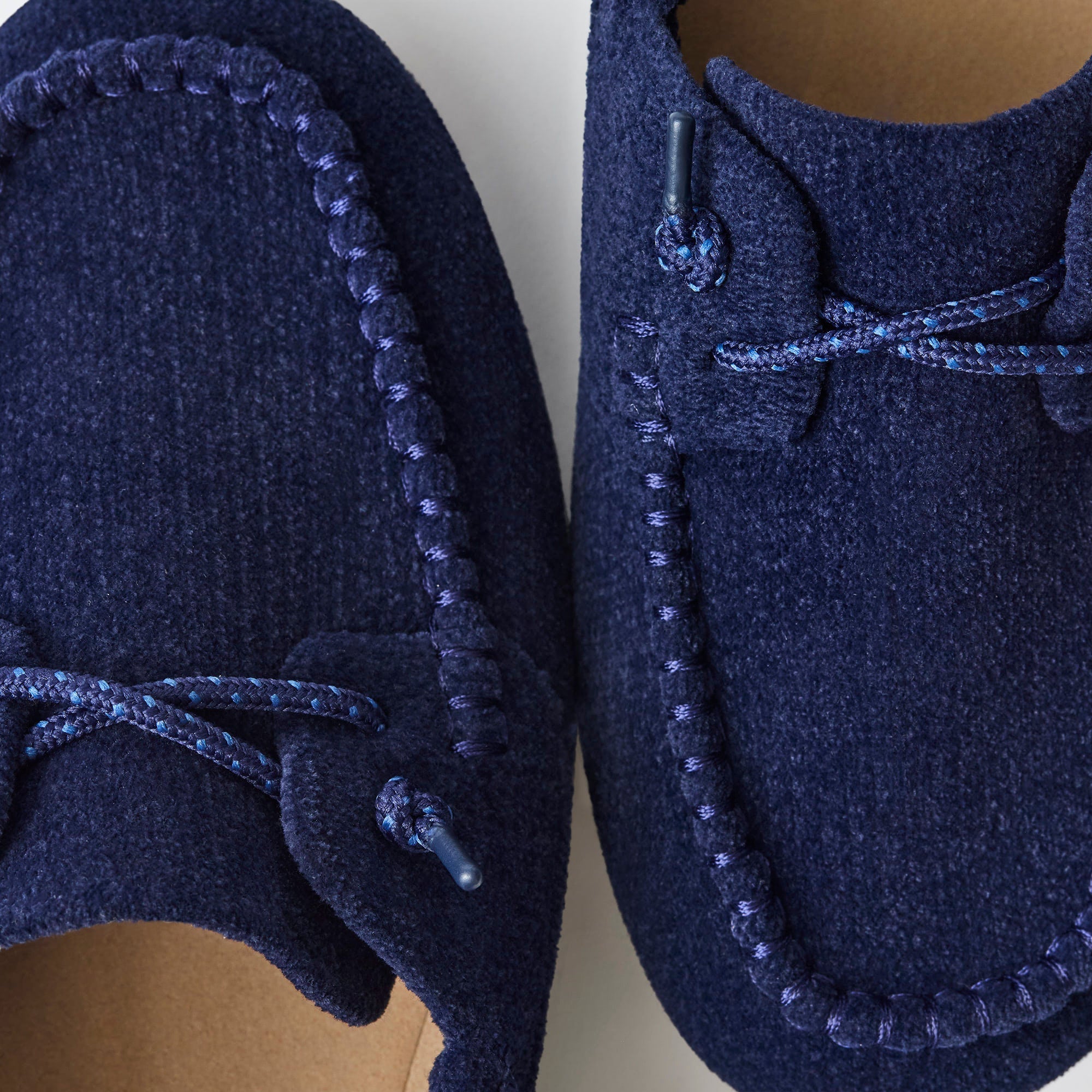512_ReVelvetDriverMoc_ReVelvetNavy_Toedetail_Macro_7466.jpg