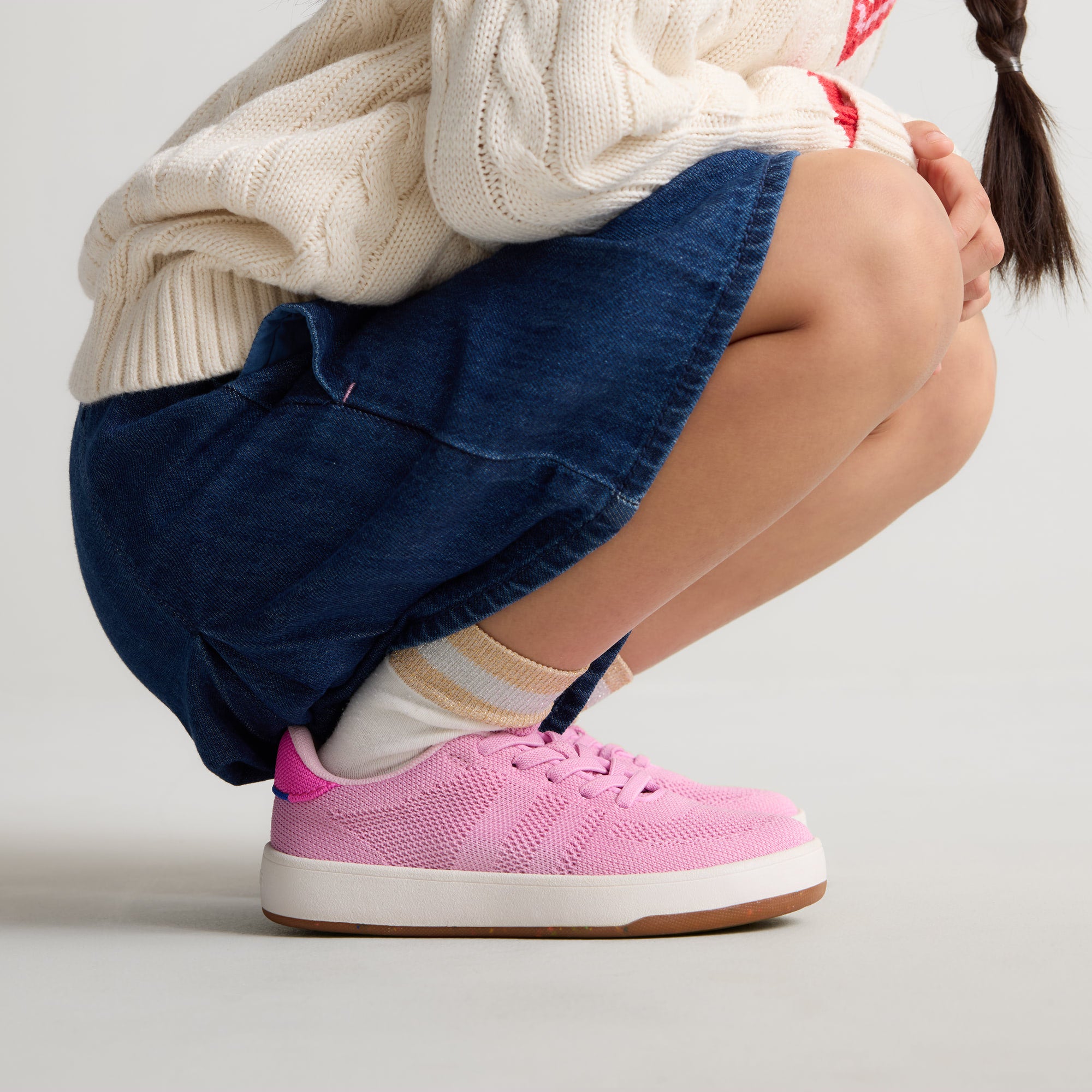 527_Kids_Stretch_Sneaker_Bubble_Pop_On-Figure_0975_1.jpg