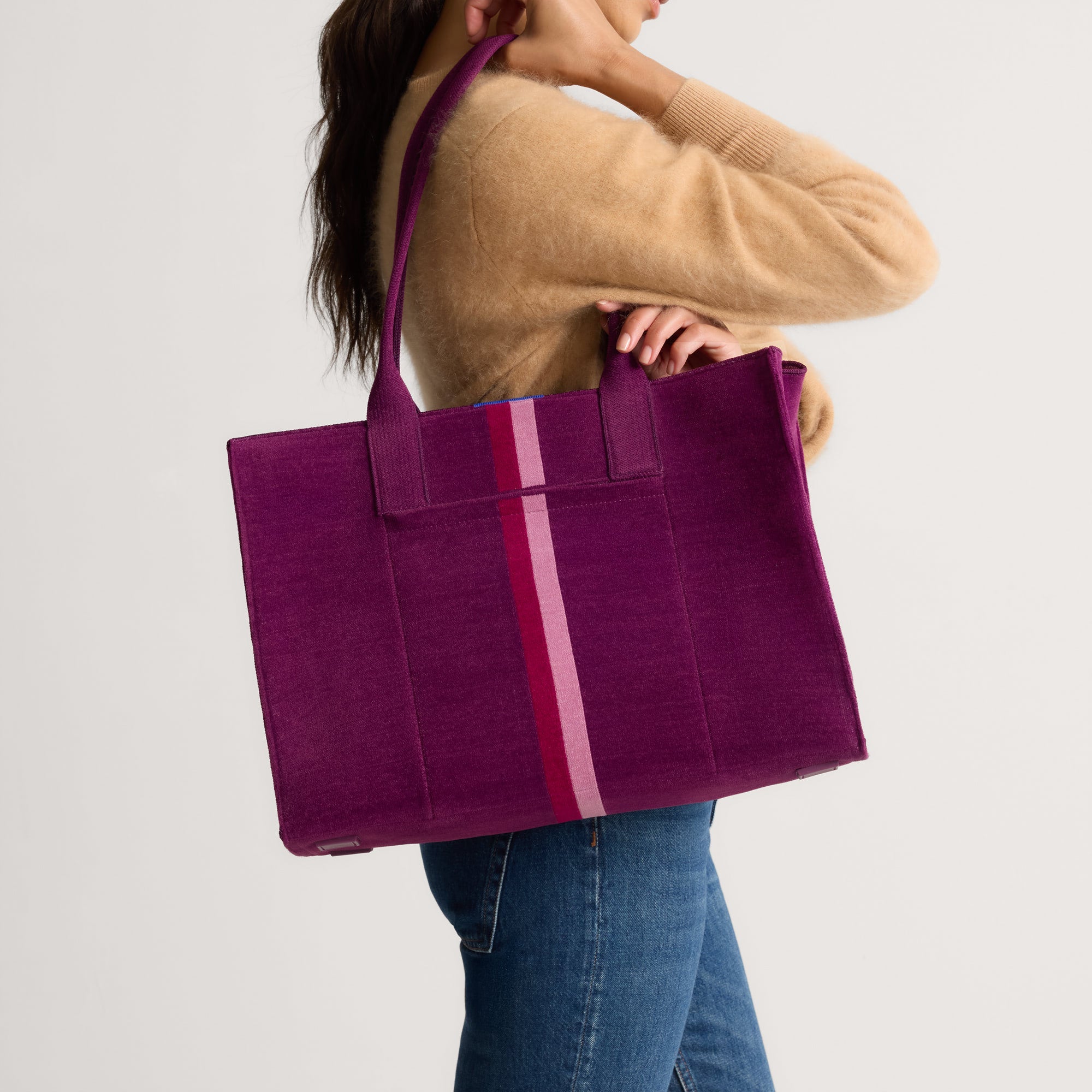 531_ReVelvetClassicToteII_ReVelvetOrchid_OnFigure_0925.jpg