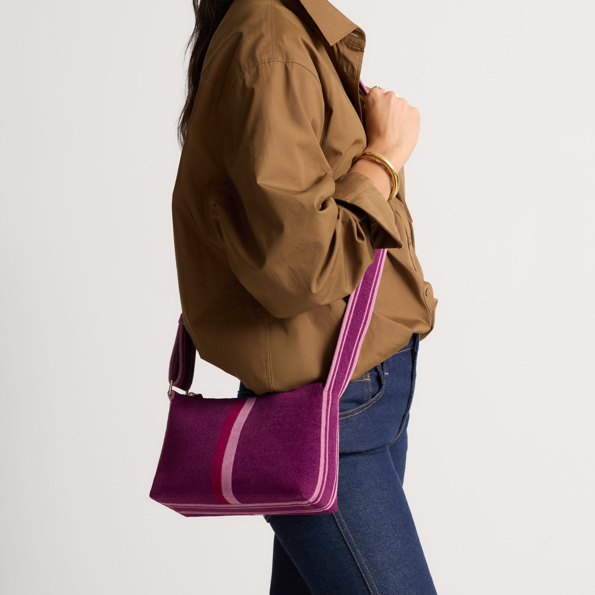 532_ReVelvet_Casual_Crossbody_ReVelvet_Orchid_On_Figure_2376.jpg