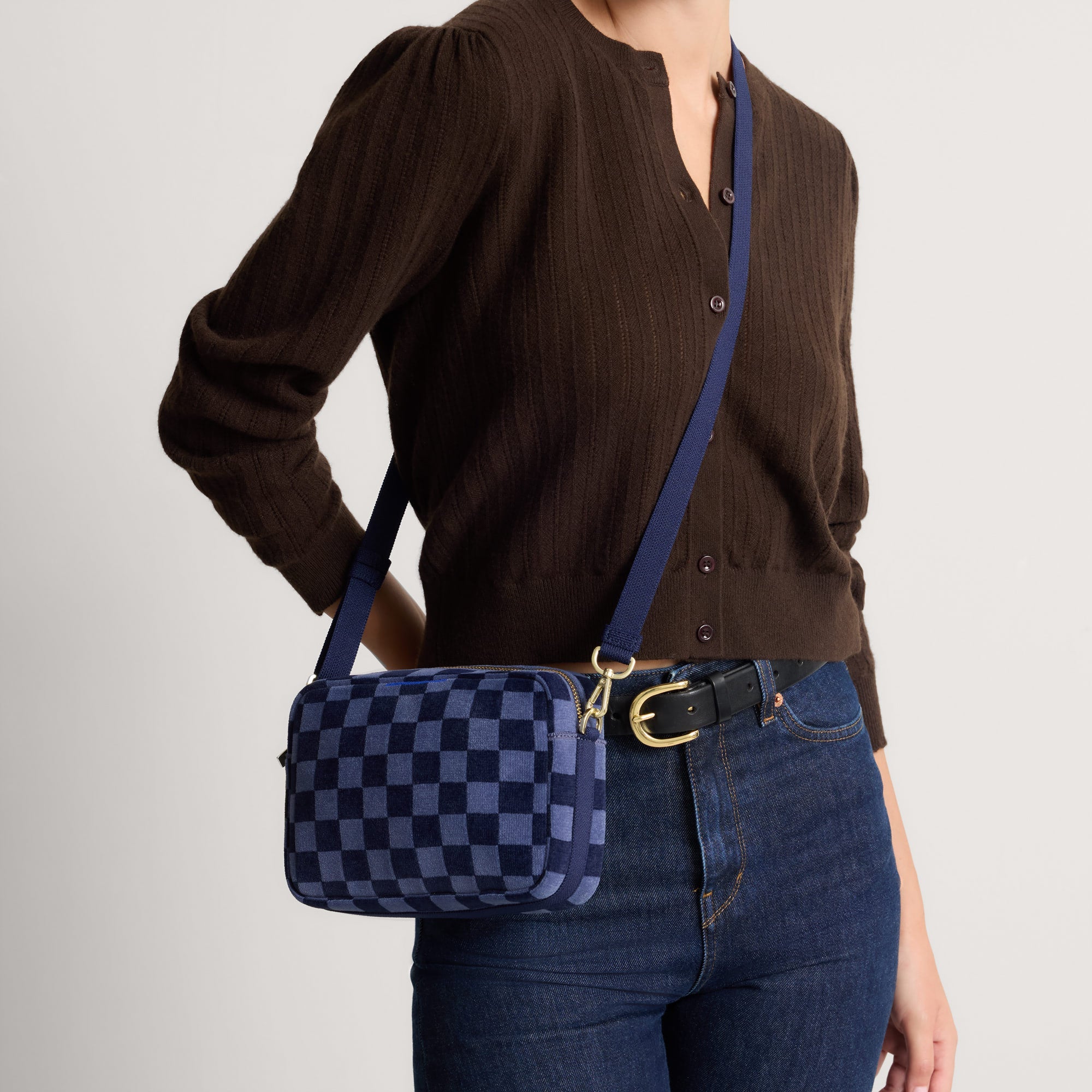 542_ReVelvet_Crossbody_Camera_Bag_ReVelvet_Blue_Ink_On_Figure_0693_1.jpg